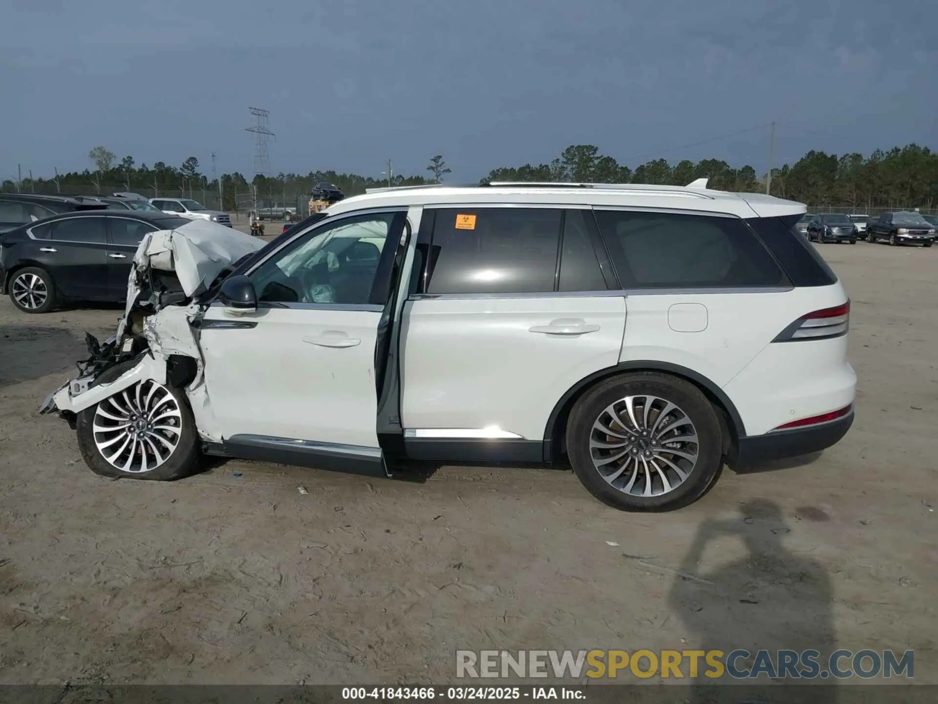 14 Photograph of a damaged car 5LM5J7WC1MGL09155 LINCOLN AVIATOR 2021