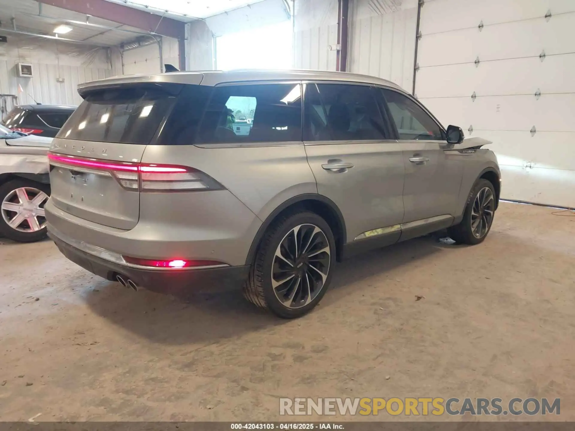 4 Фотография поврежденного автомобиля 5LM5J7XC4MGL07348 LINCOLN AVIATOR 2021