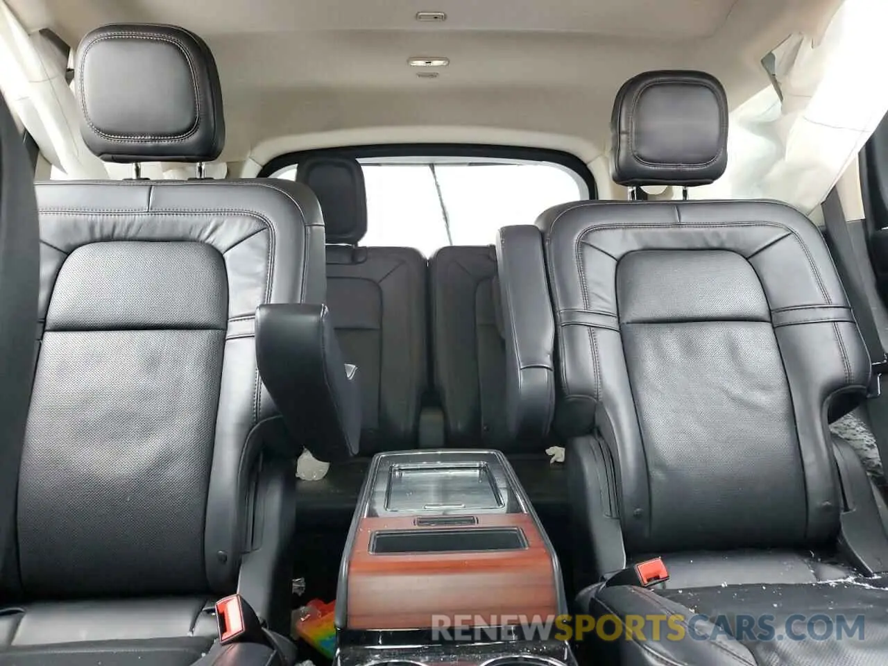 10 Photograph of a damaged car 5LM5J7XC5MGL12588 LINCOLN AVIATOR 2021