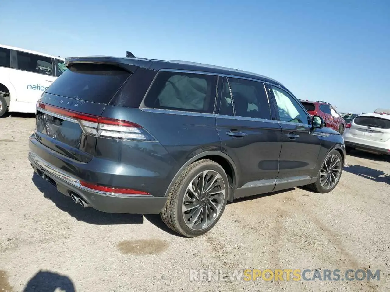 3 Photograph of a damaged car 5LM5J7XC7MGL03813 LINCOLN AVIATOR 2021