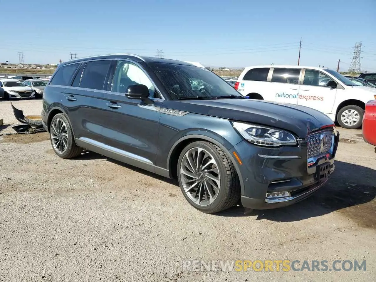4 Photograph of a damaged car 5LM5J7XC7MGL03813 LINCOLN AVIATOR 2021