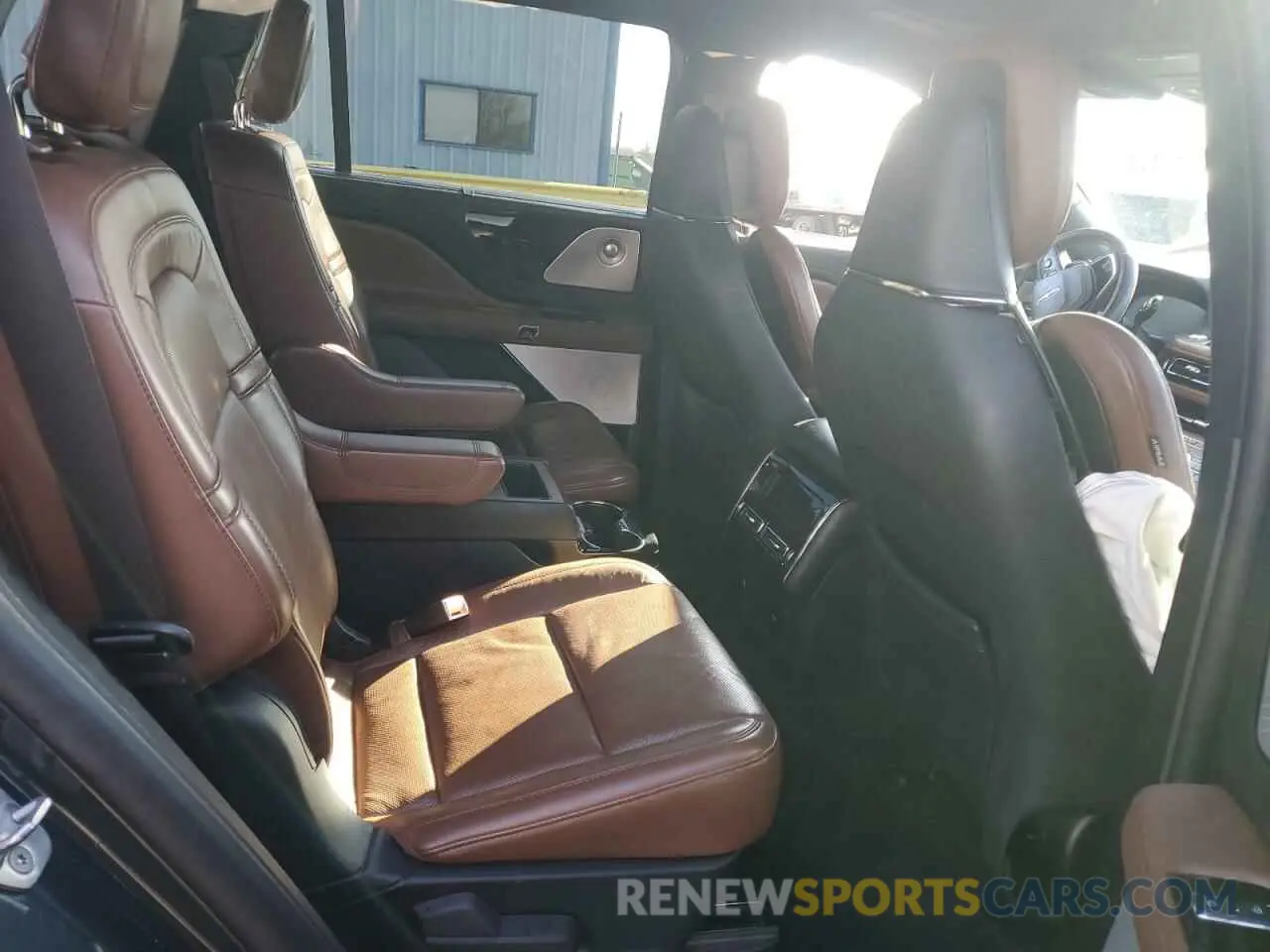 11 Photograph of a damaged car 5LM5J7XC8MGL05862 LINCOLN AVIATOR 2021
