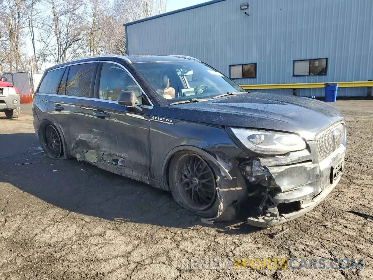 4 Photograph of a damaged car 5LM5J7XC8MGL05862 LINCOLN AVIATOR 2021