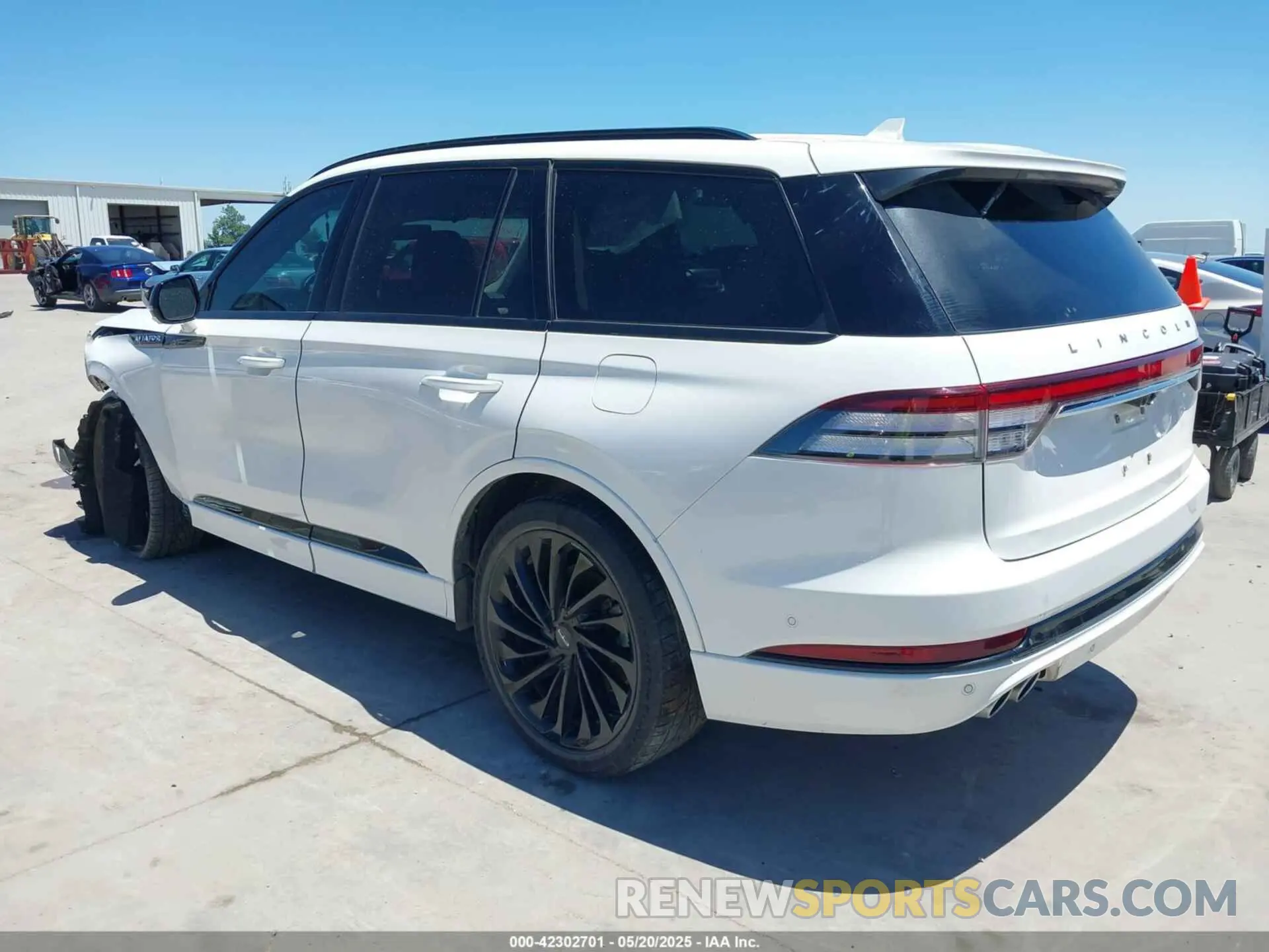 3 Photograph of a damaged car 5LM5J7XC1NGL12458 LINCOLN AVIATOR 2022