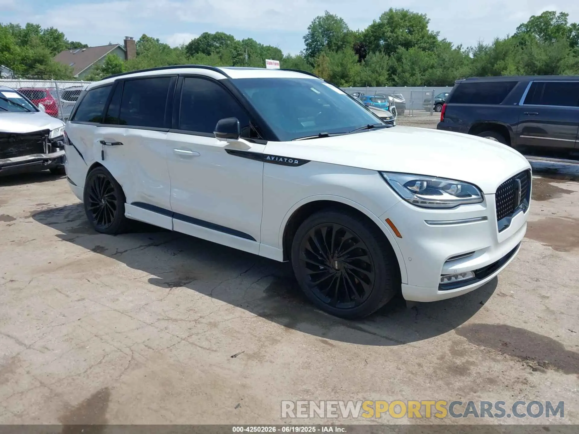 1 Photograph of a damaged car 5LM5J7XC3NGL13112 LINCOLN AVIATOR 2022