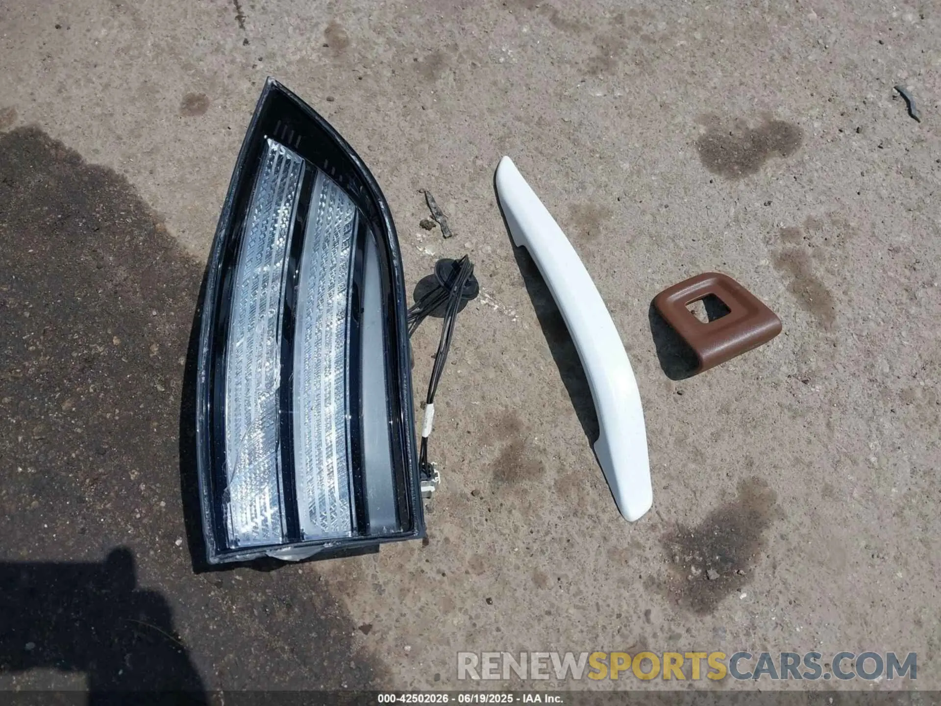 12 Photograph of a damaged car 5LM5J7XC3NGL13112 LINCOLN AVIATOR 2022
