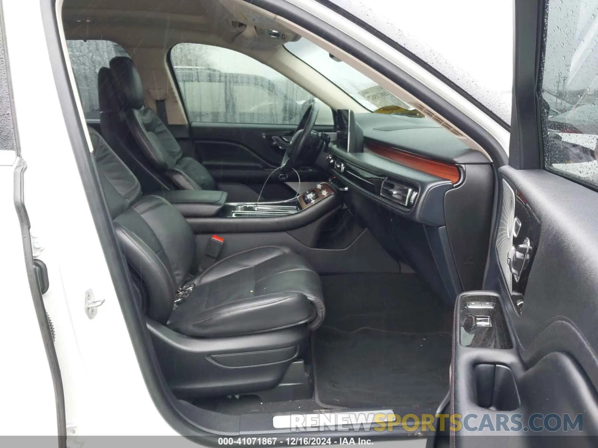 5 Photograph of a damaged car 5LM5J7XC4NGL07223 LINCOLN AVIATOR 2022