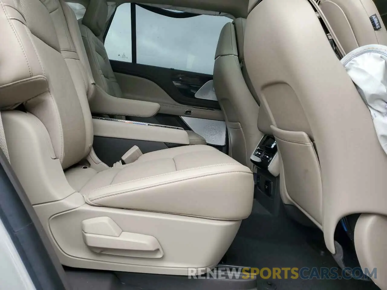 12 Photograph of a damaged car 5LM5J7XCXNGL02043 LINCOLN AVIATOR 2022