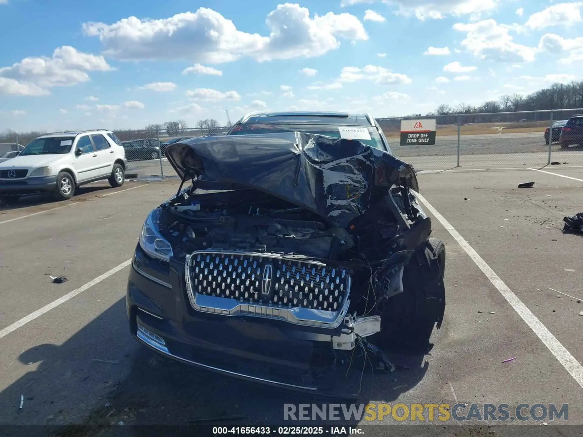 11 Photograph of a damaged car 5LM5J9XC0NGL04007 LINCOLN AVIATOR 2022
