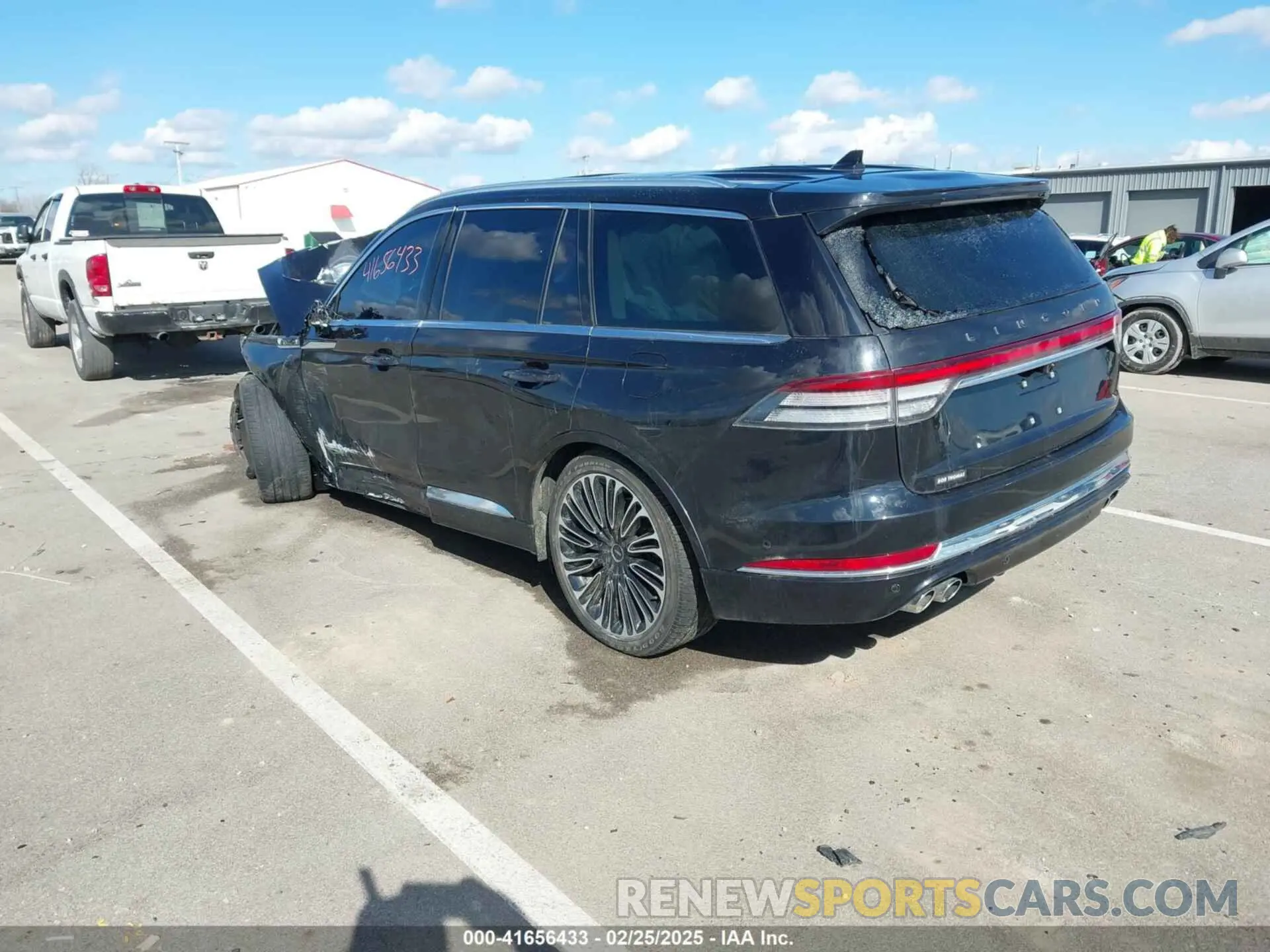 3 Photograph of a damaged car 5LM5J9XC0NGL04007 LINCOLN AVIATOR 2022