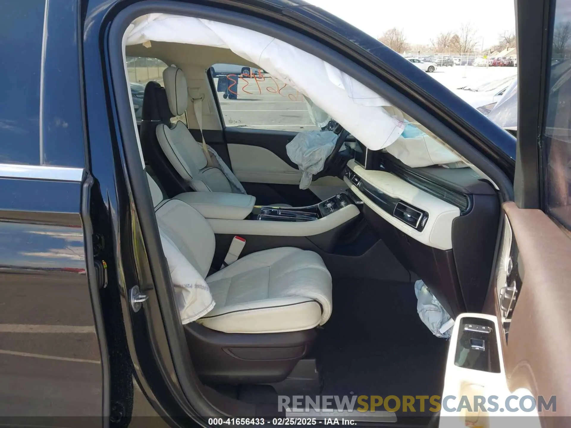 5 Photograph of a damaged car 5LM5J9XC0NGL04007 LINCOLN AVIATOR 2022