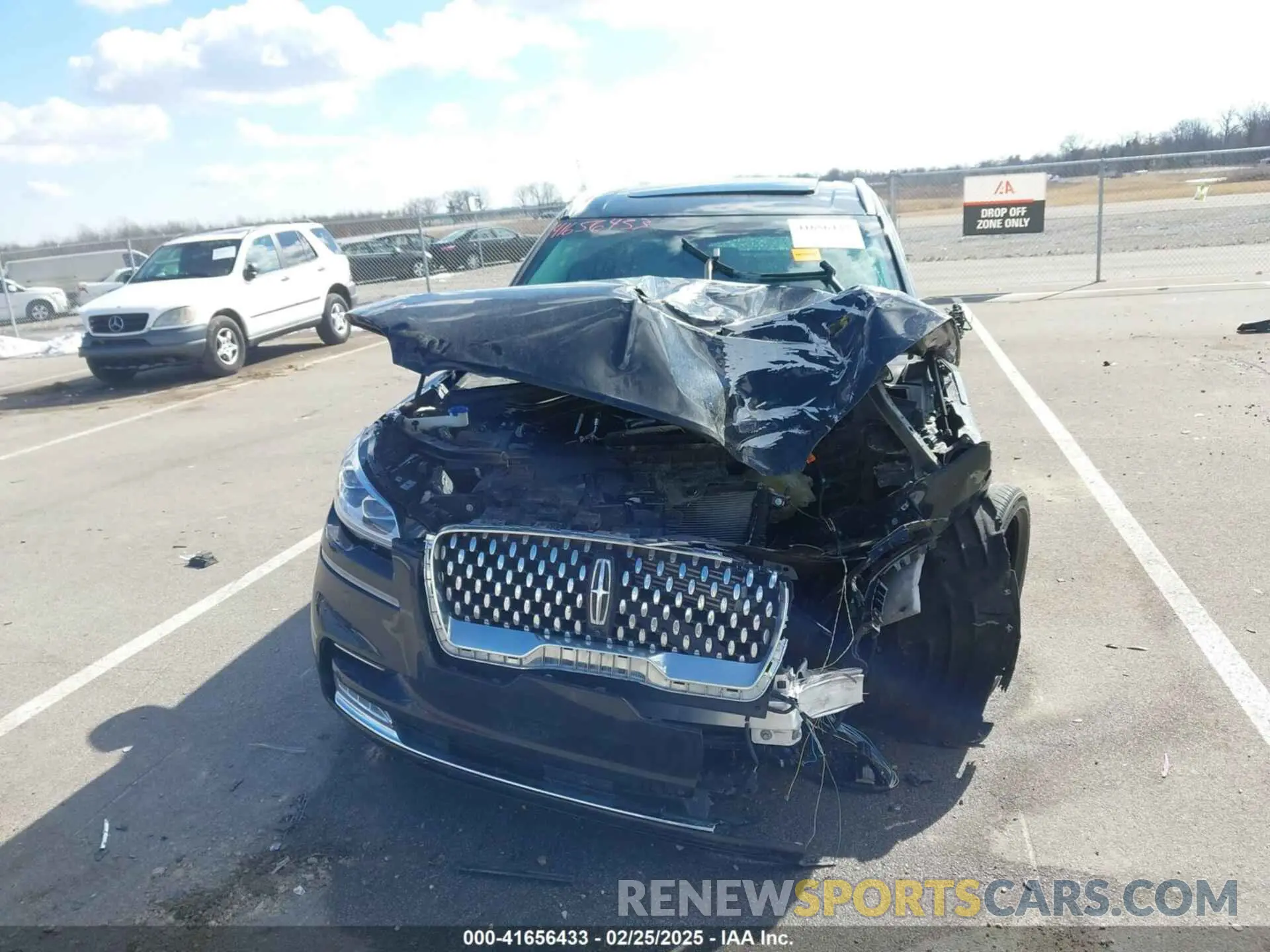 6 Photograph of a damaged car 5LM5J9XC0NGL04007 LINCOLN AVIATOR 2022