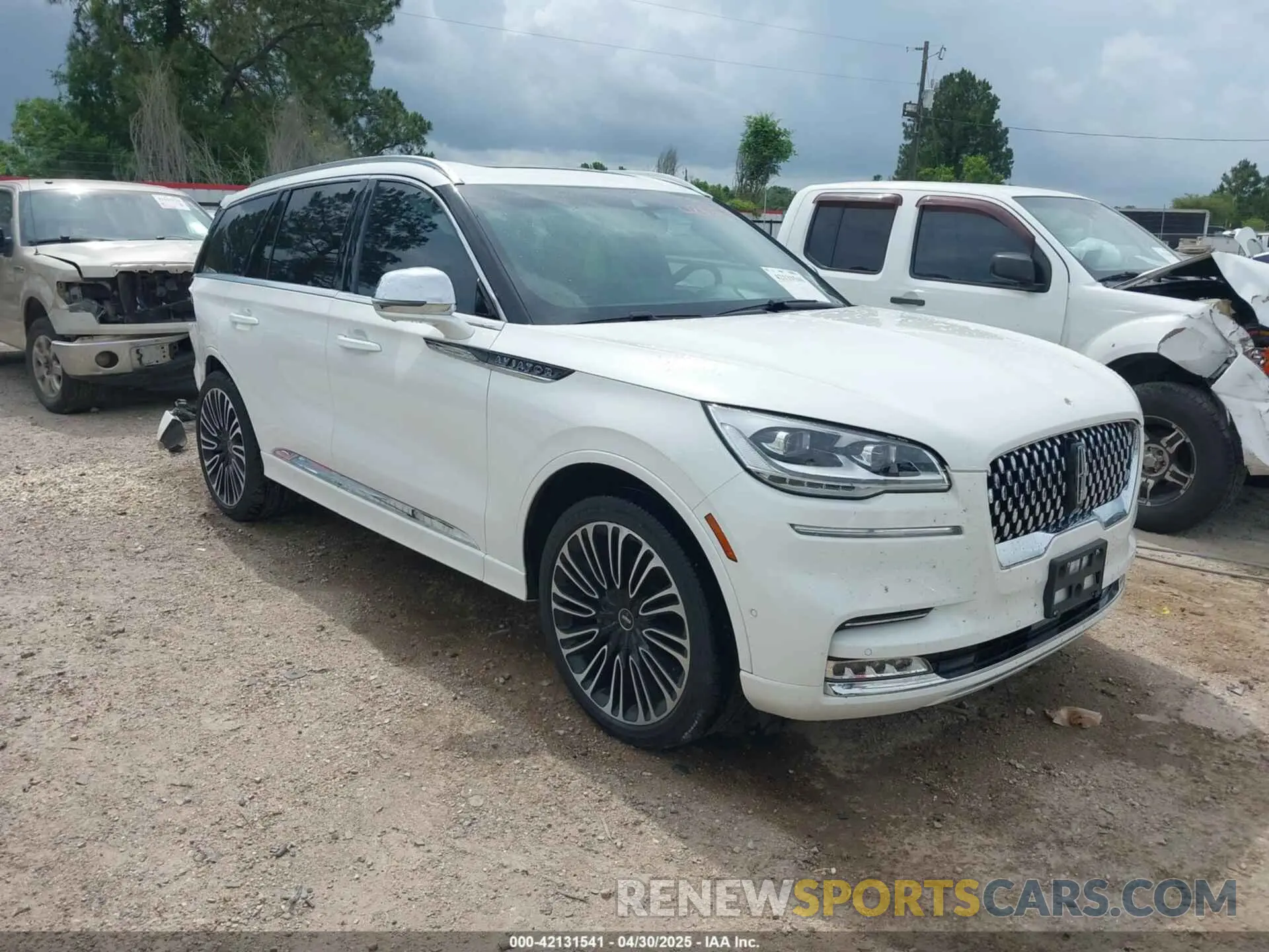 1 Photograph of a damaged car 5LM5J9XC9NGL11344 LINCOLN AVIATOR 2022
