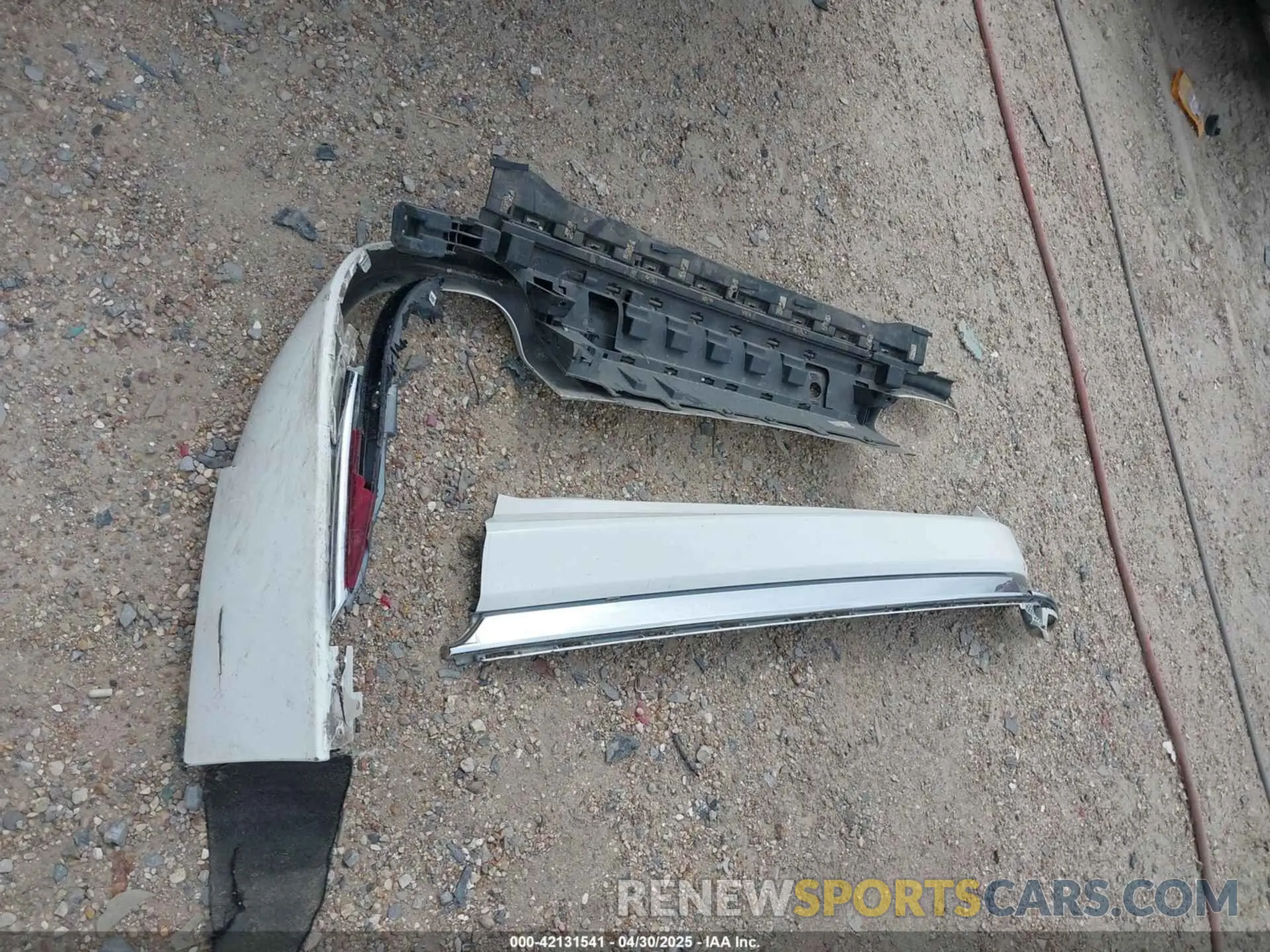 12 Photograph of a damaged car 5LM5J9XC9NGL11344 LINCOLN AVIATOR 2022
