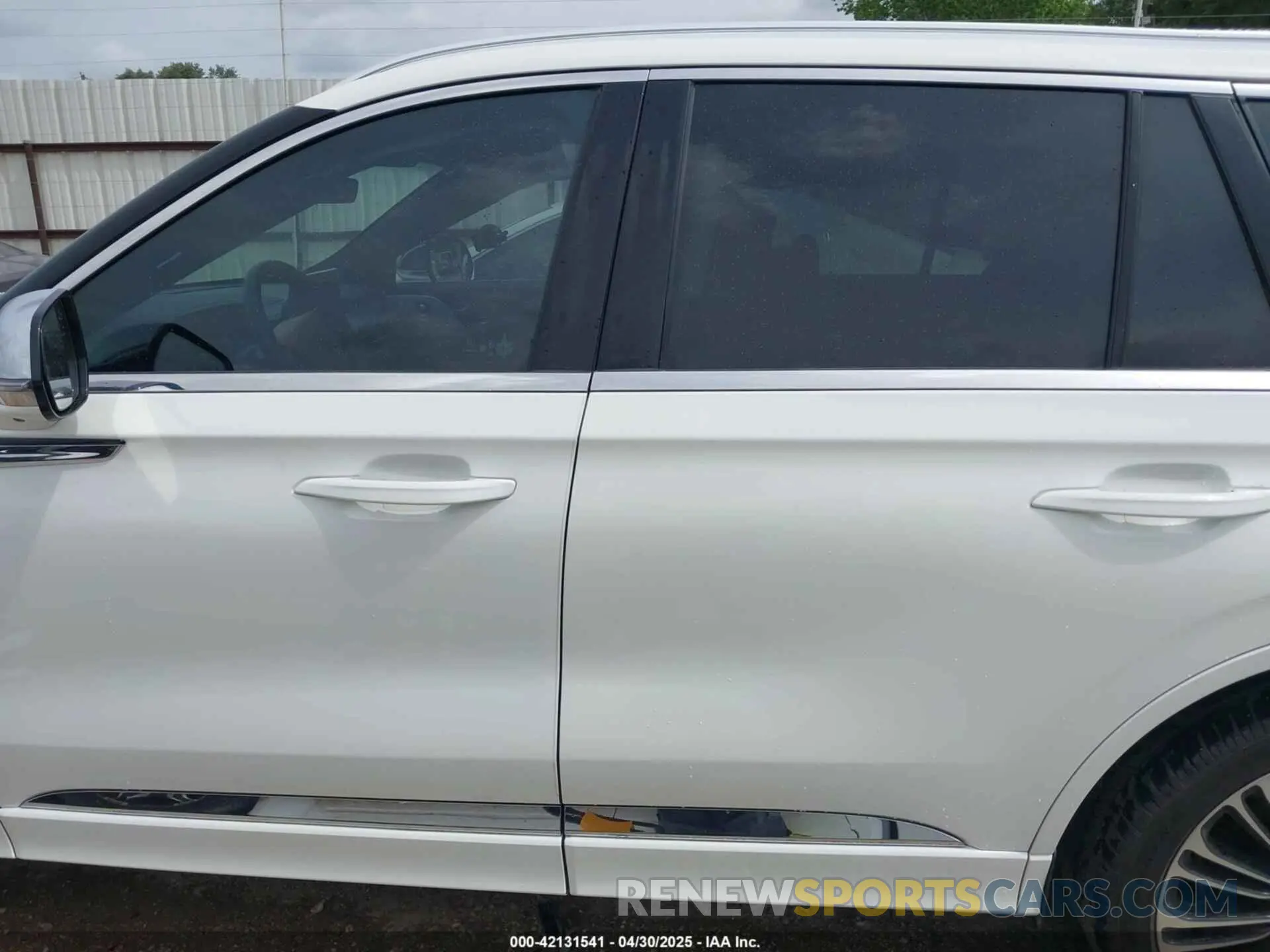 15 Photograph of a damaged car 5LM5J9XC9NGL11344 LINCOLN AVIATOR 2022
