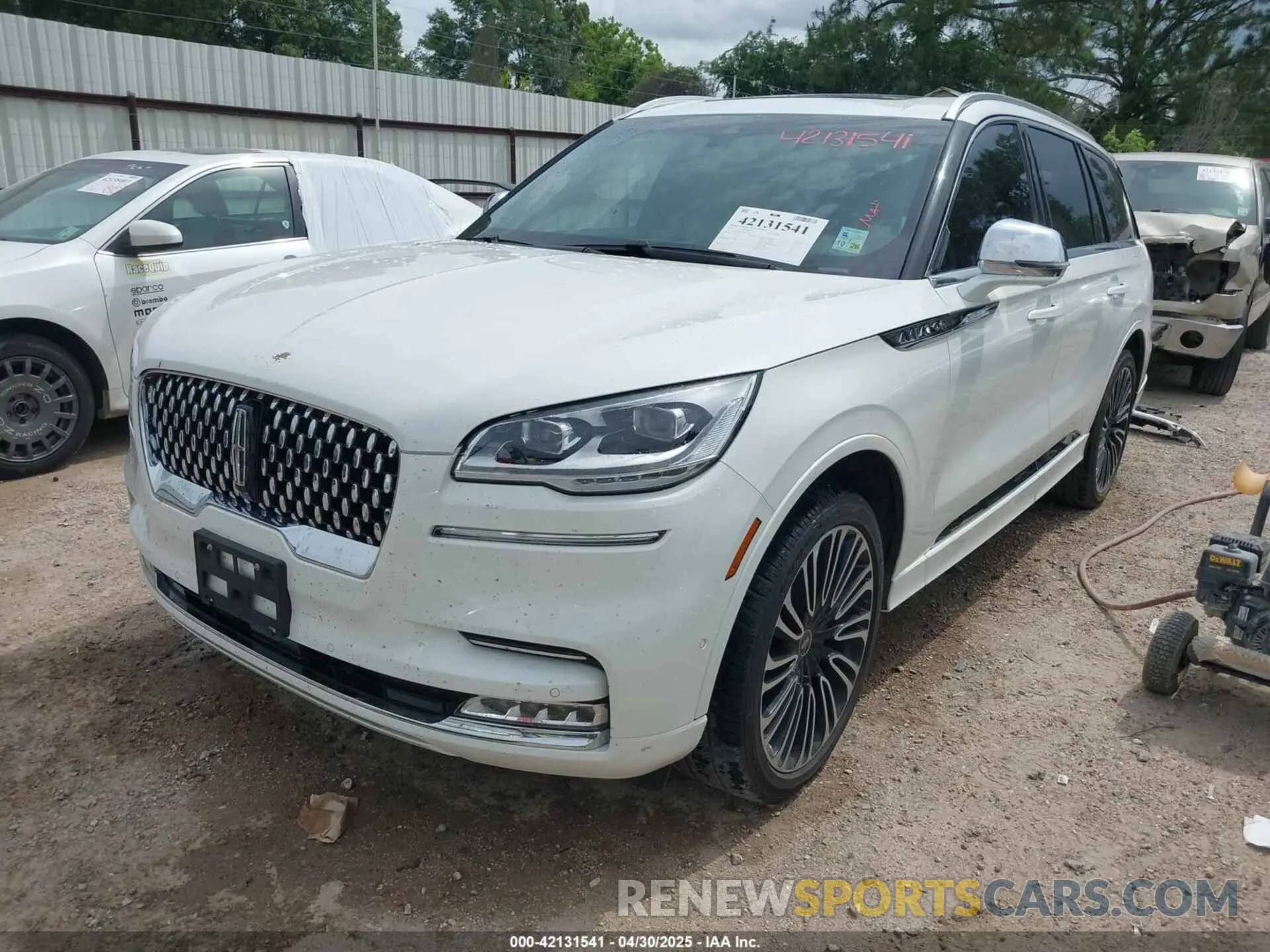 2 Photograph of a damaged car 5LM5J9XC9NGL11344 LINCOLN AVIATOR 2022