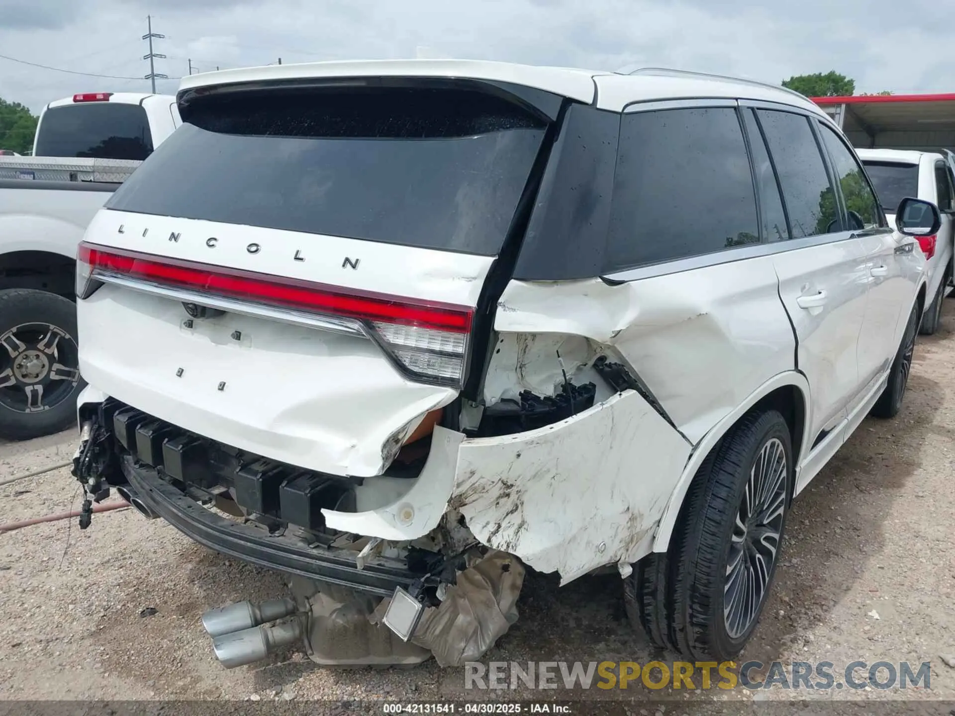 6 Photograph of a damaged car 5LM5J9XC9NGL11344 LINCOLN AVIATOR 2022