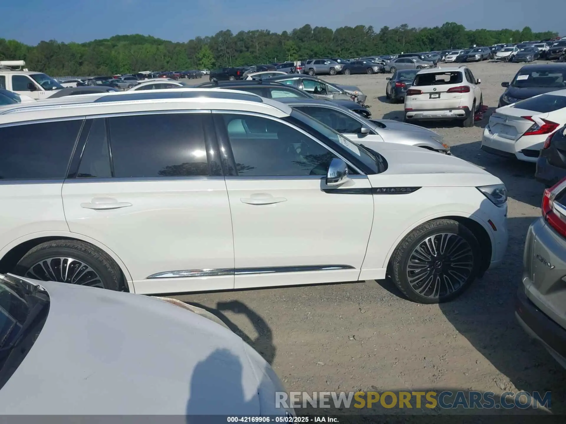 13 Photograph of a damaged car 5LM5J9XCXNGL05178 LINCOLN AVIATOR 2022