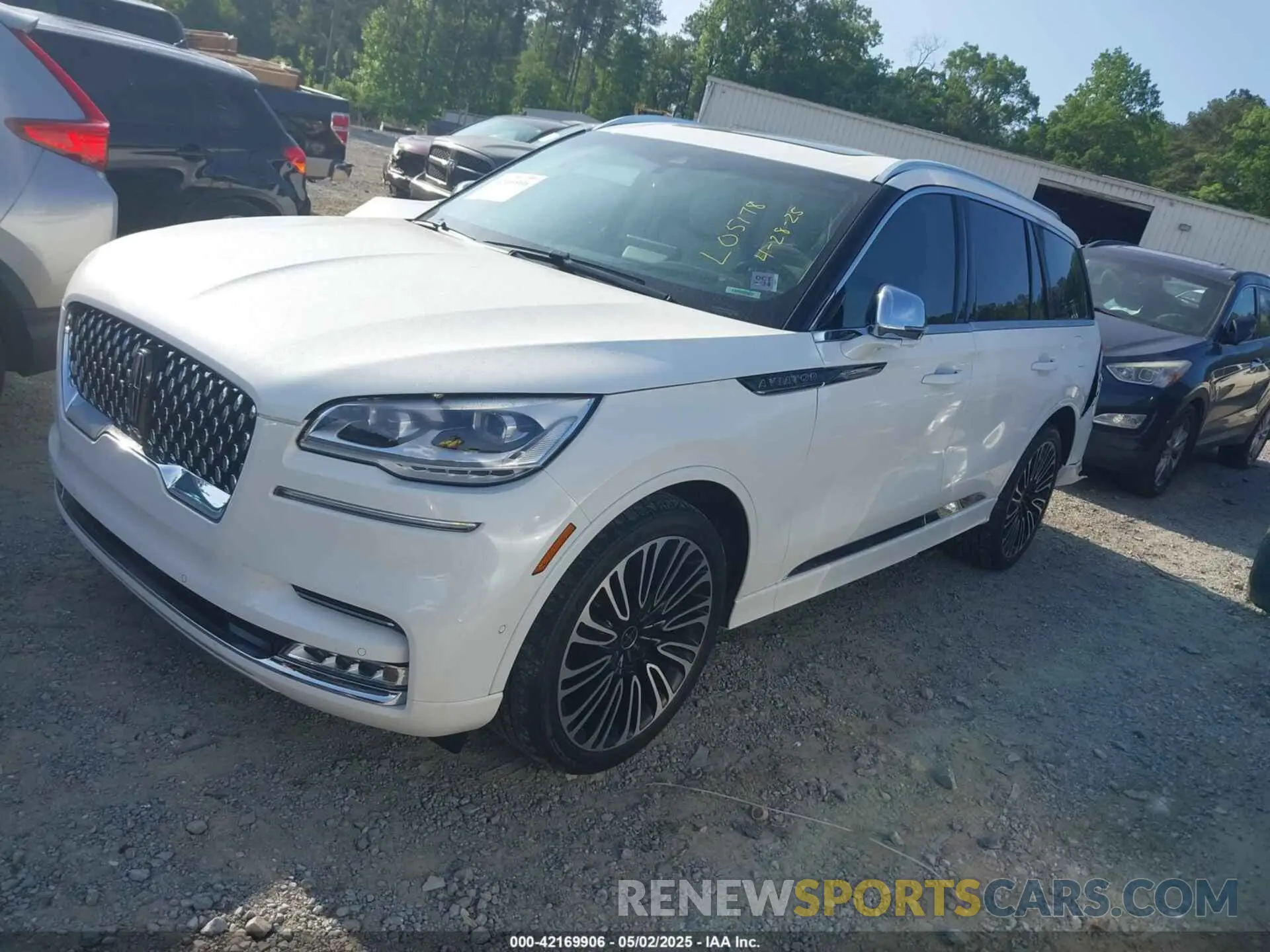 2 Photograph of a damaged car 5LM5J9XCXNGL05178 LINCOLN AVIATOR 2022