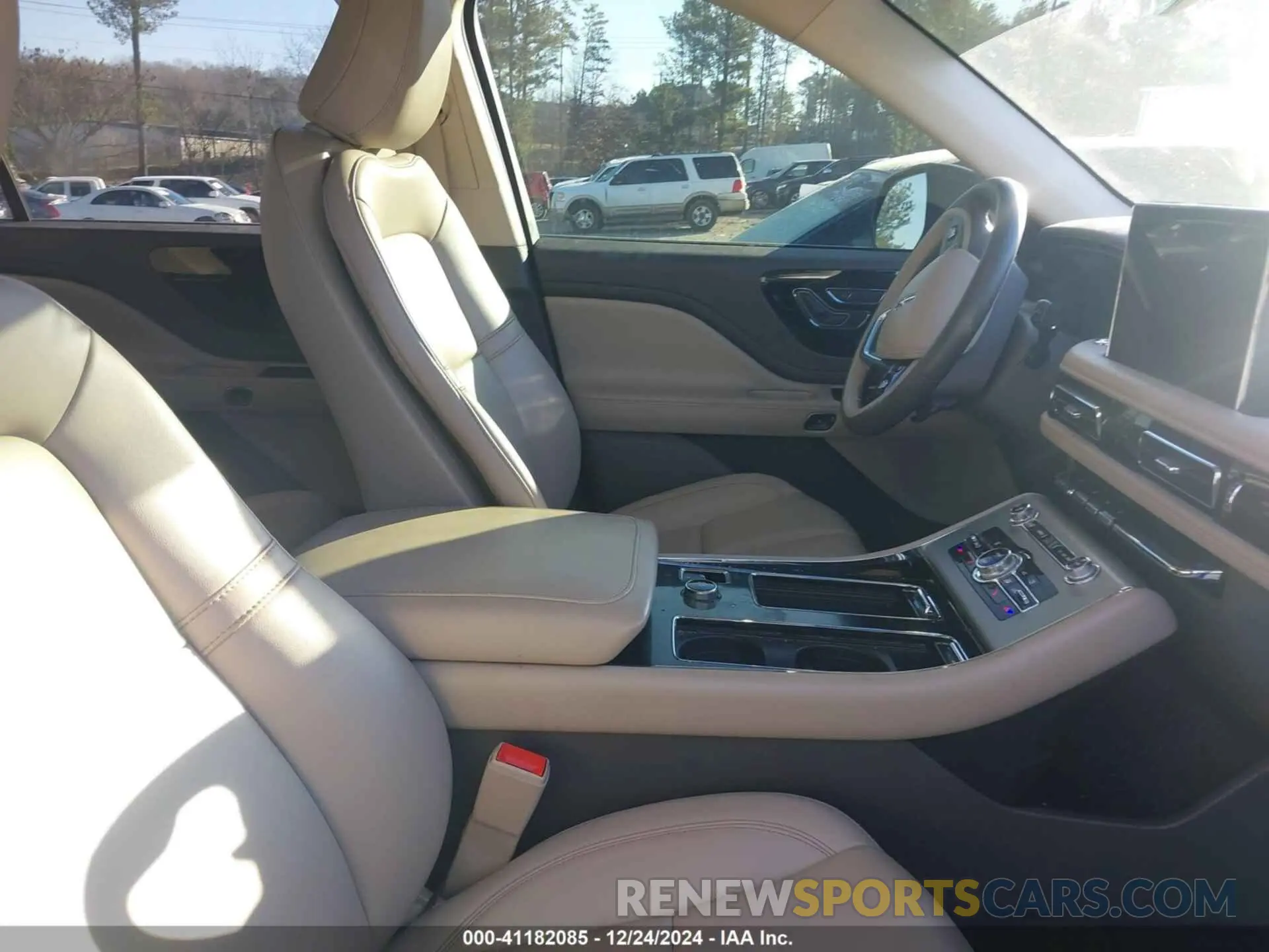 5 Photograph of a damaged car 5LM5J6WC0PGL14278 LINCOLN AVIATOR 2023