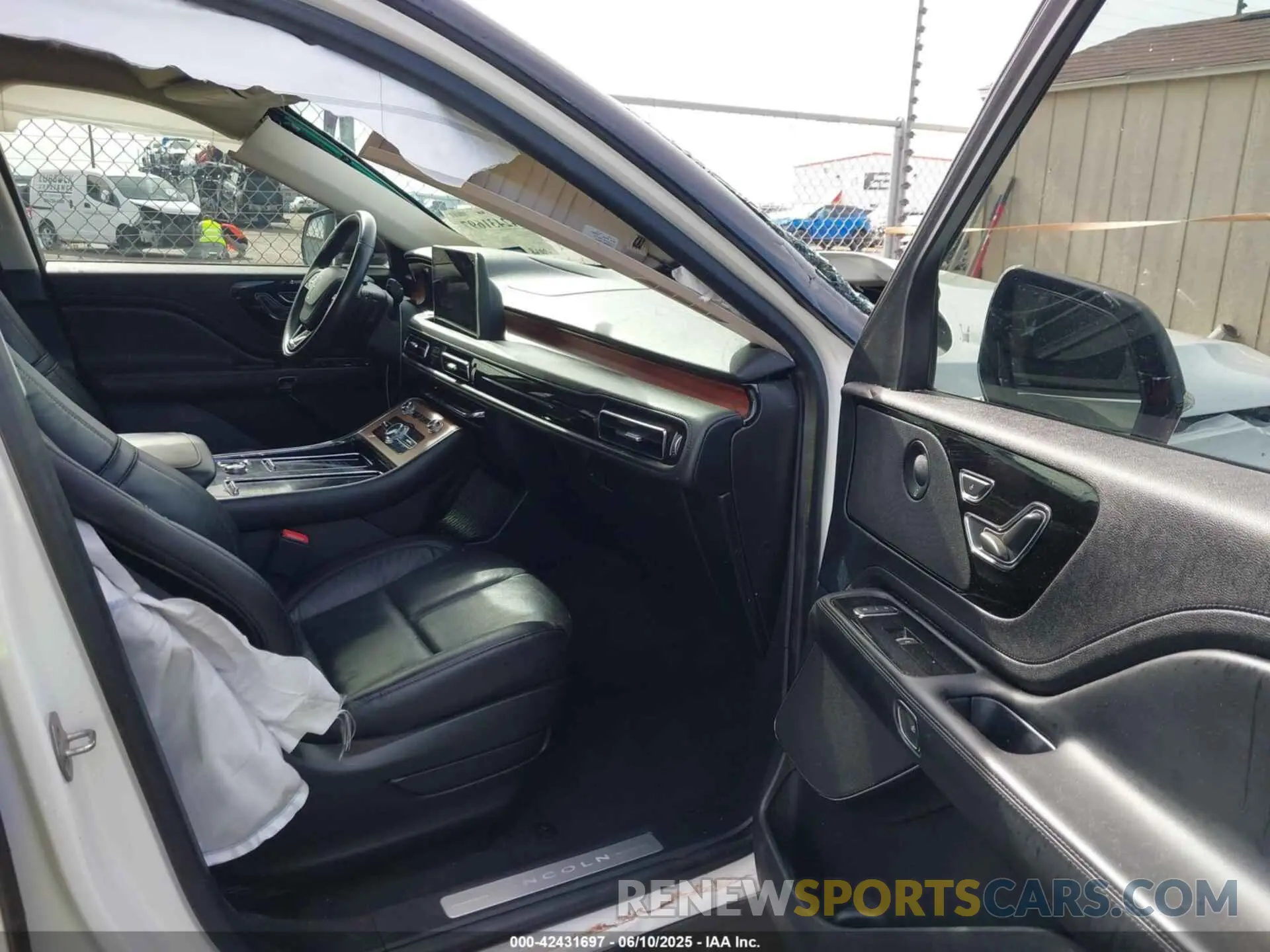 5 Фотография поврежденного автомобиля 5LM5J7WC1PGL06759 LINCOLN AVIATOR 2023