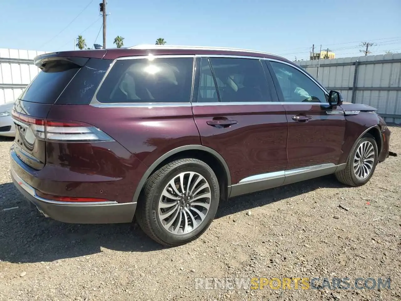3 Фотография поврежденного автомобиля 5LM5J7WCXPGL27075 LINCOLN AVIATOR 2023