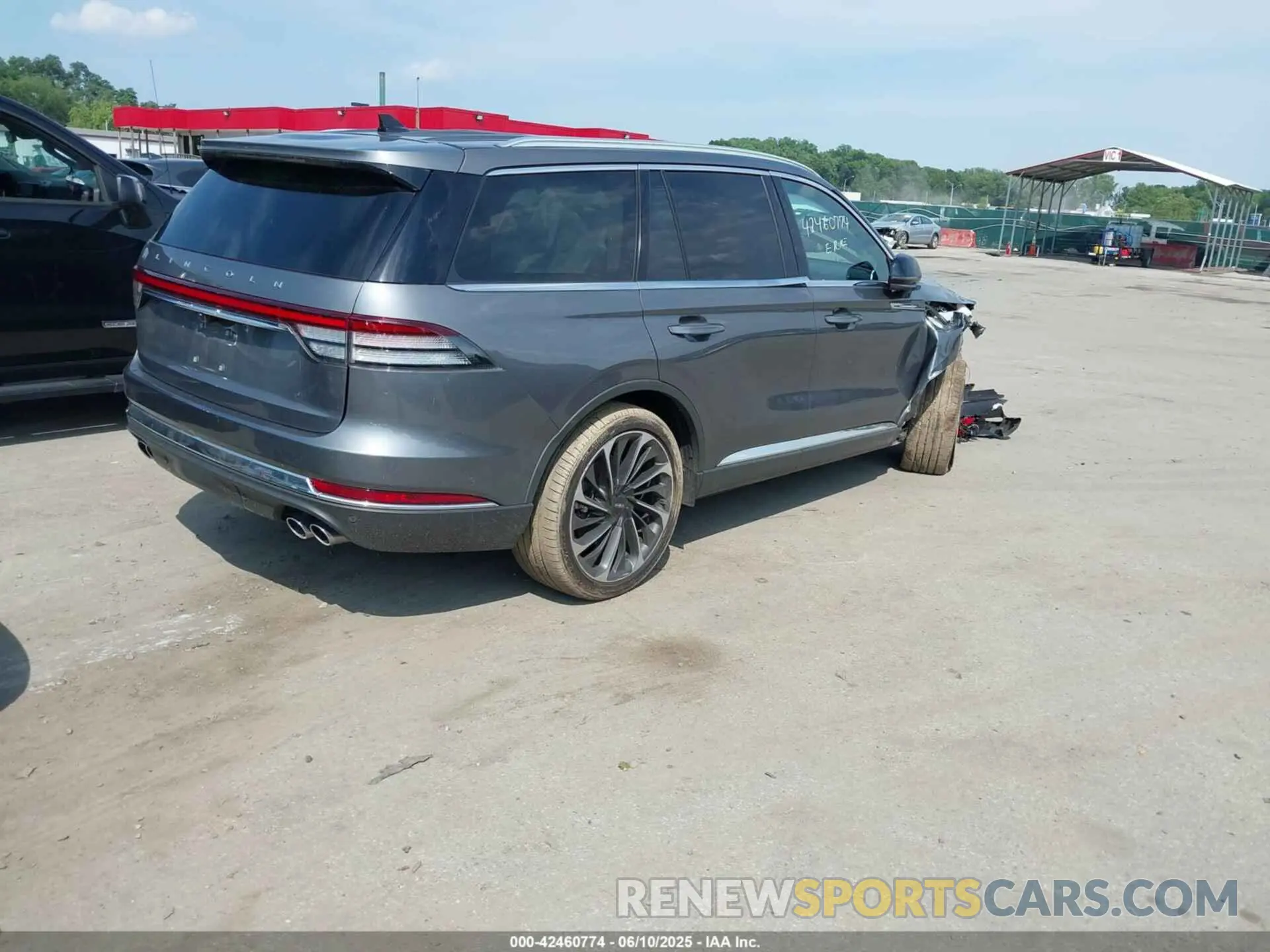 4 Photograph of a damaged car 5LM5J7XC3PGL29507 LINCOLN AVIATOR 2023