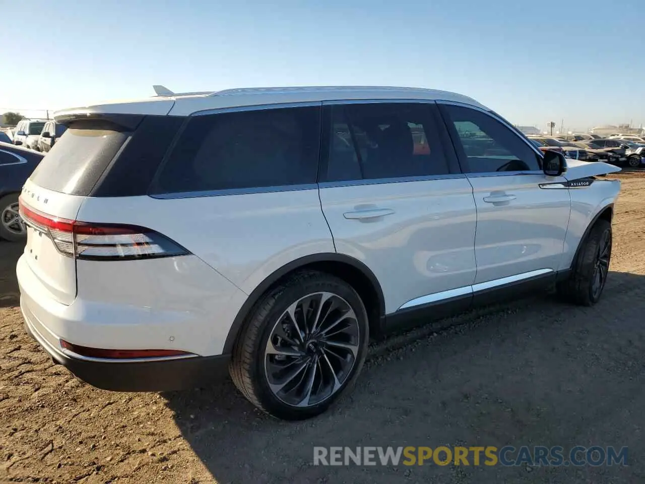 3 Фотография поврежденного автомобиля 5LM5J7XCXPGL29049 LINCOLN AVIATOR 2023