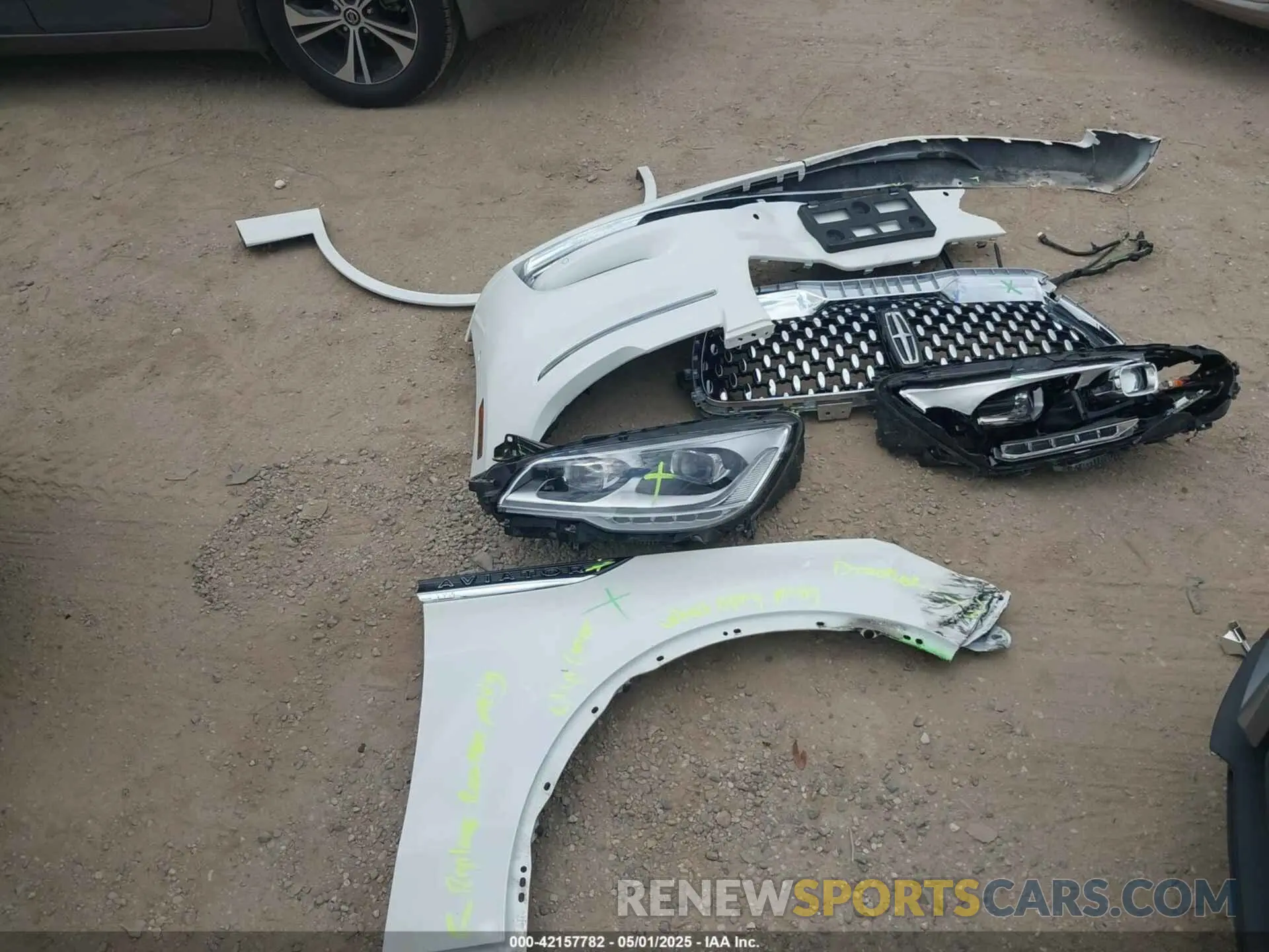 12 Photograph of a damaged car 5LM5J9XC6PGL07660 LINCOLN AVIATOR 2023