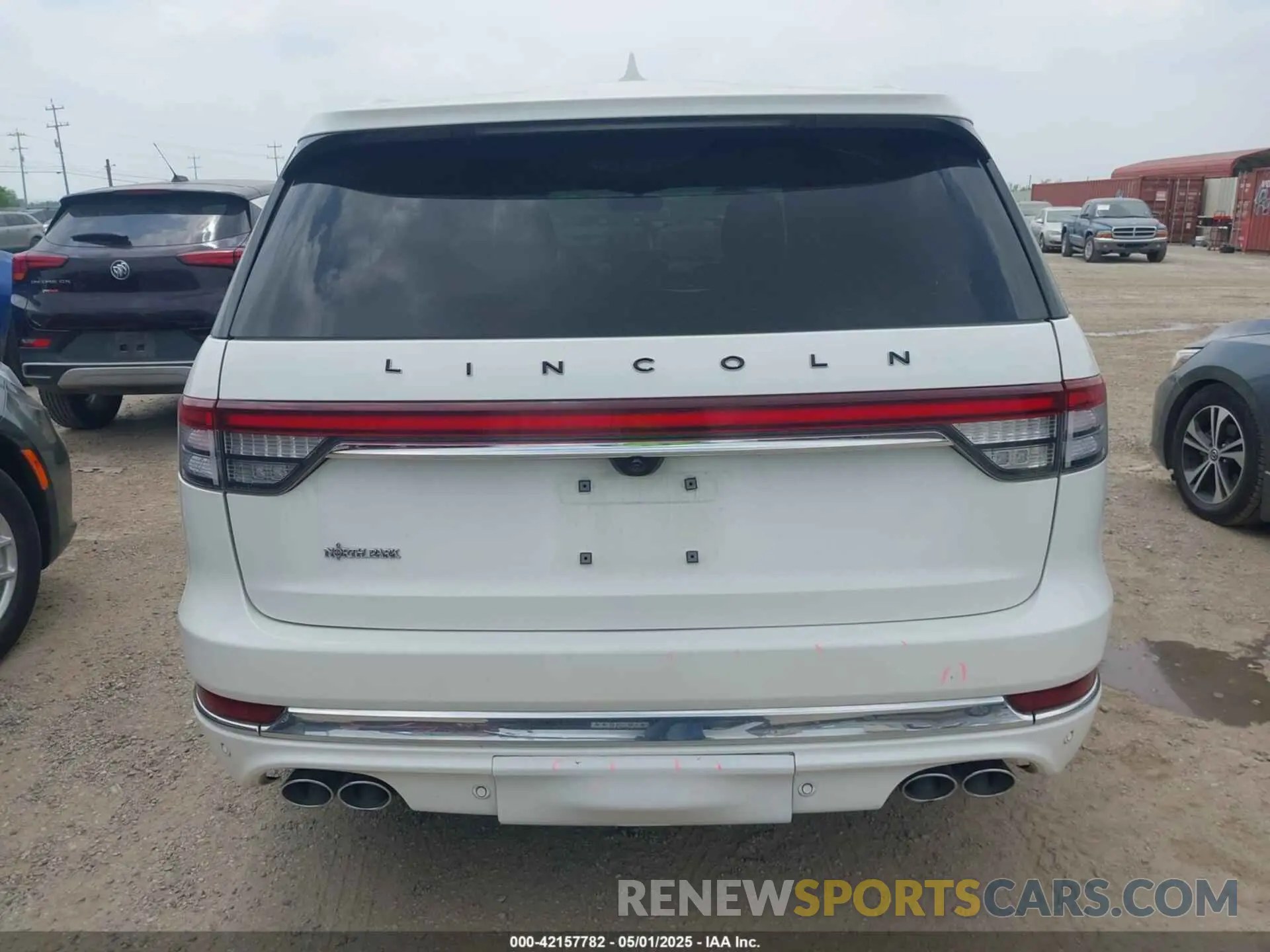 17 Photograph of a damaged car 5LM5J9XC6PGL07660 LINCOLN AVIATOR 2023