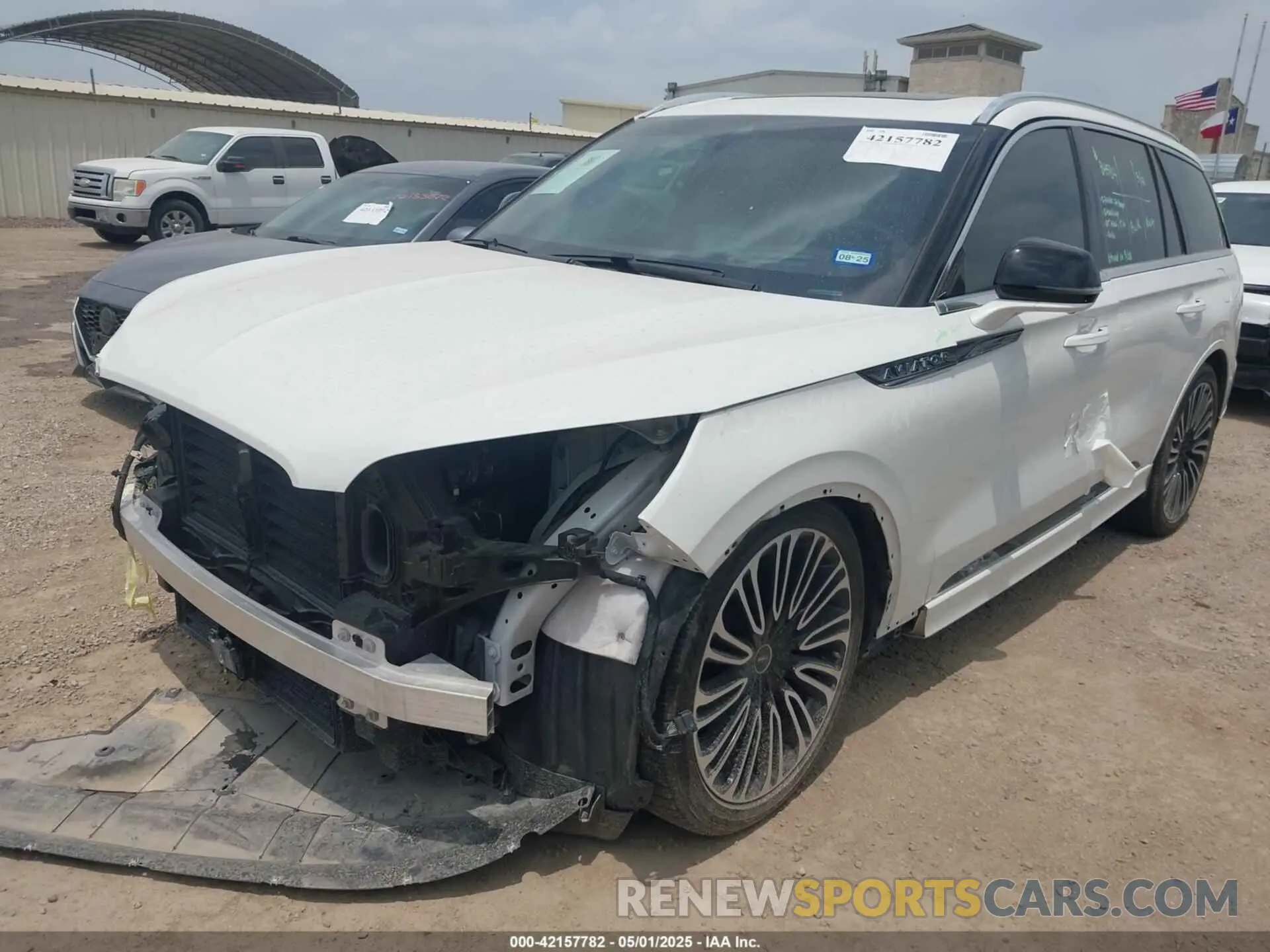 2 Photograph of a damaged car 5LM5J9XC6PGL07660 LINCOLN AVIATOR 2023