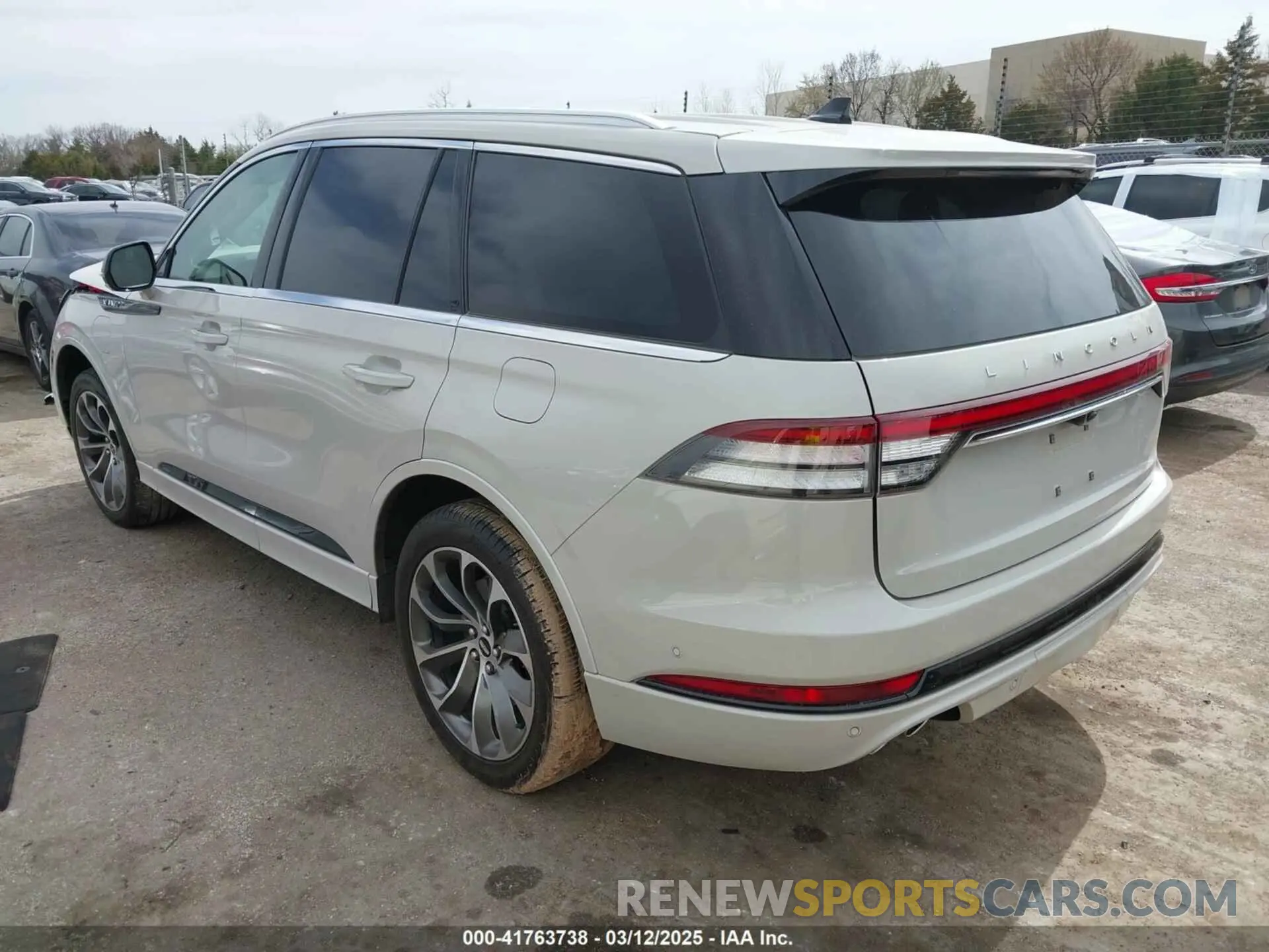 3 Фотография поврежденного автомобиля 5LMYJ8XY0PNL01898 LINCOLN AVIATOR 2023