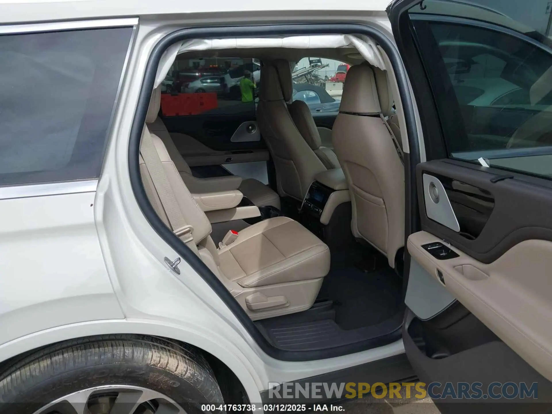 8 Фотография поврежденного автомобиля 5LMYJ8XY0PNL01898 LINCOLN AVIATOR 2023