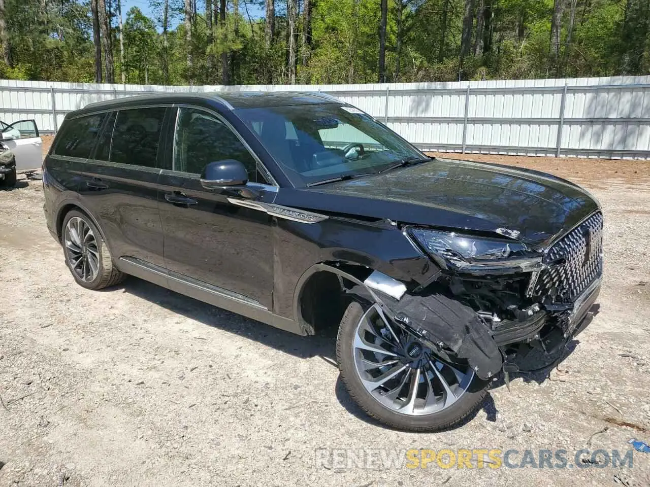 4 Photograph of a damaged car 5LM5J7XC0SGL08784 LINCOLN AVIATOR 2025