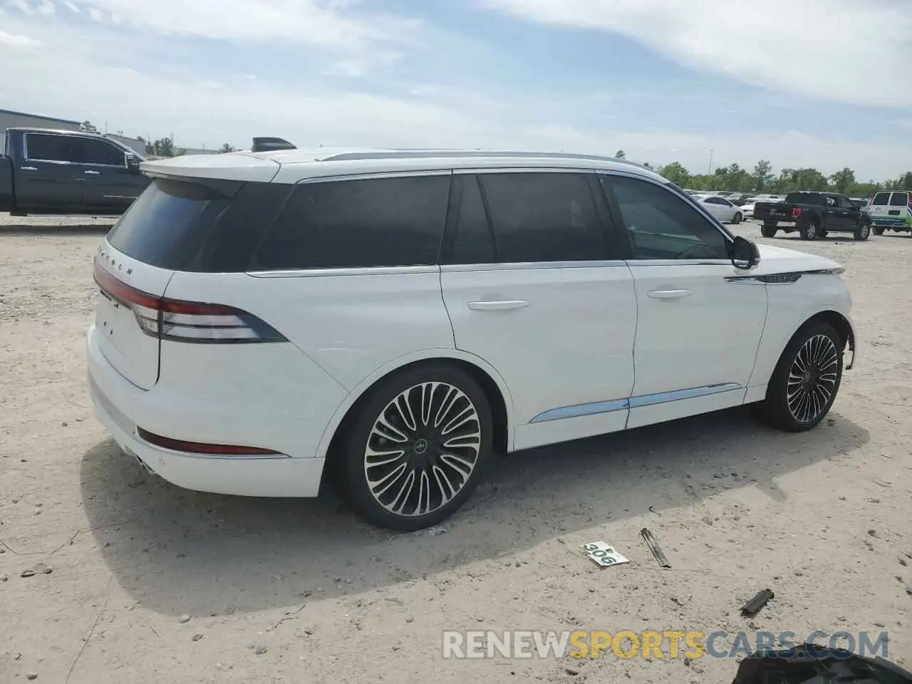 3 Photograph of a damaged car 5LM5J9XC6SGL12687 LINCOLN AVIATOR 2025