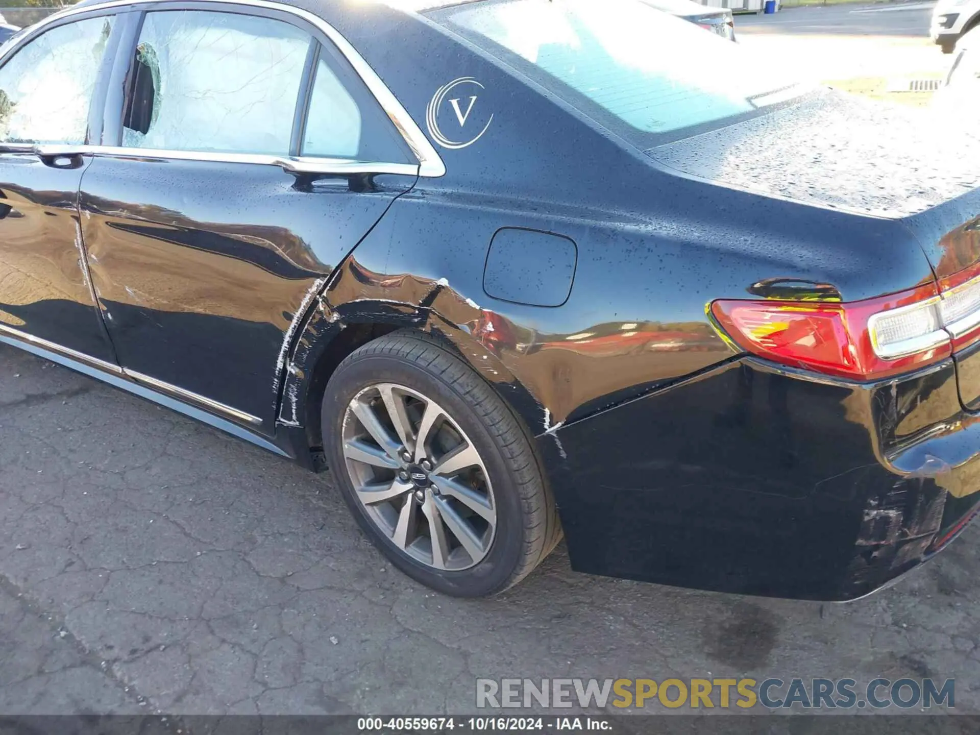 18 Photograph of a damaged car 1LN6L9HK1K5602662 LINCOLN CONTINENTAL 2019