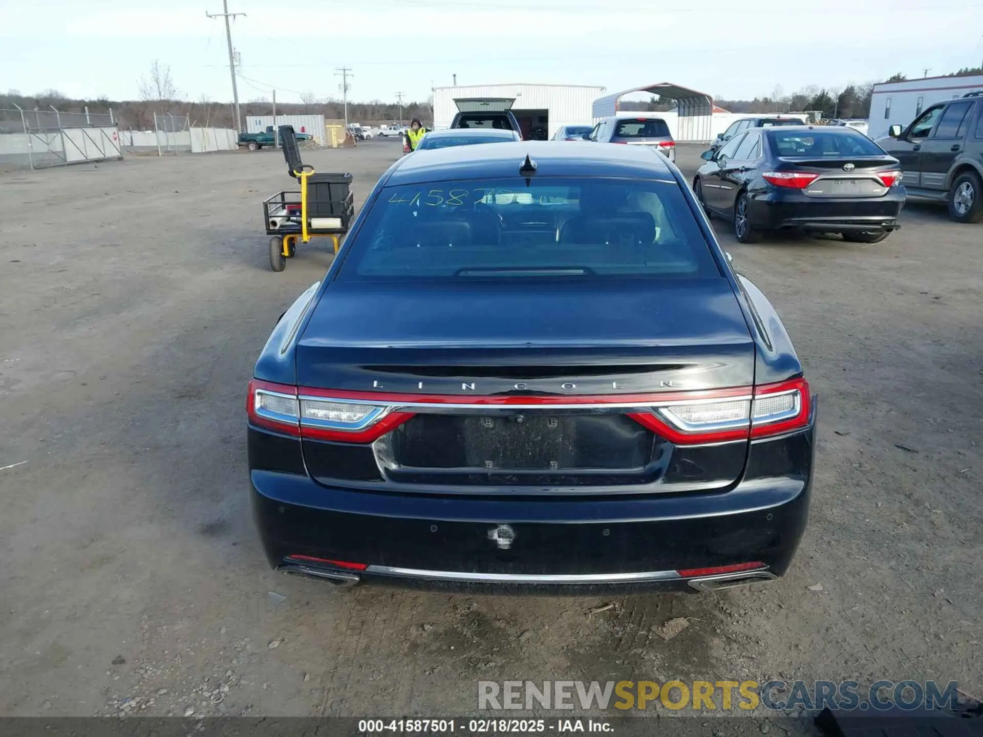 17 Photograph of a damaged car 1LN6L9HK8K5600651 LINCOLN CONTINENTAL 2019