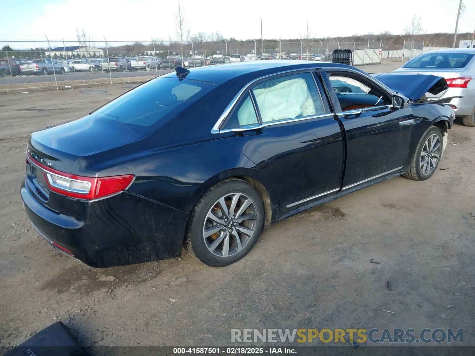 4 Photograph of a damaged car 1LN6L9HK8K5600651 LINCOLN CONTINENTAL 2019