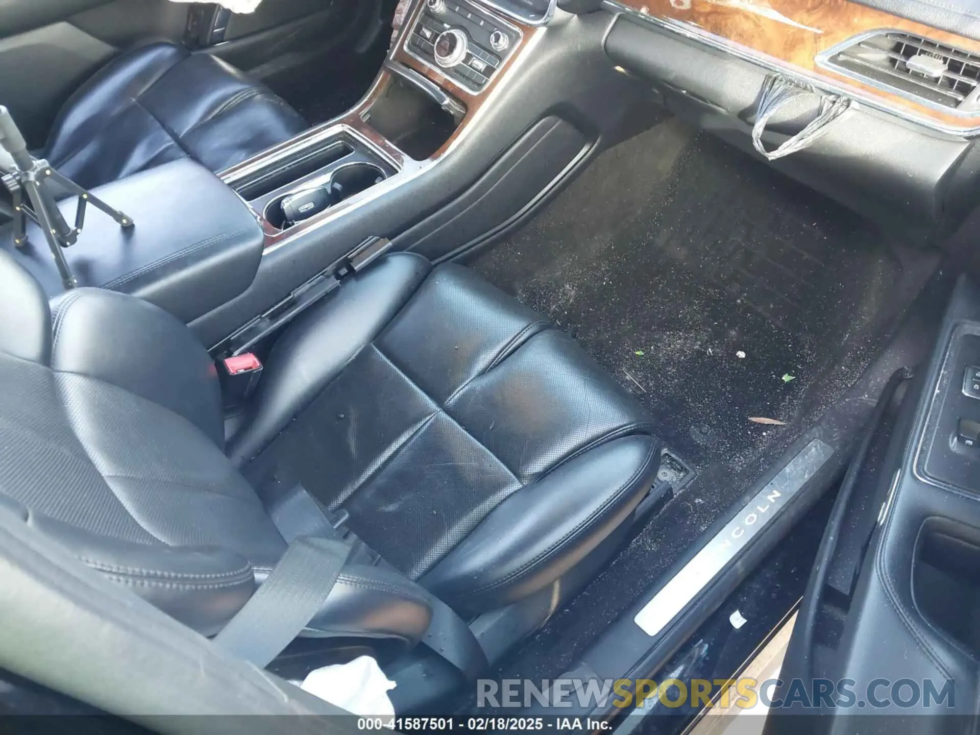 5 Photograph of a damaged car 1LN6L9HK8K5600651 LINCOLN CONTINENTAL 2019