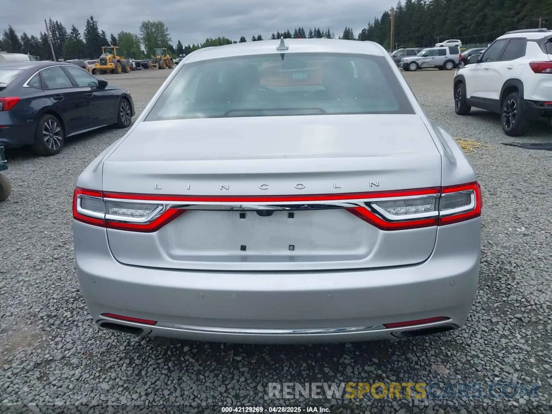 17 Photograph of a damaged car 1LN6L9PK1K5602615 LINCOLN CONTINENTAL 2019