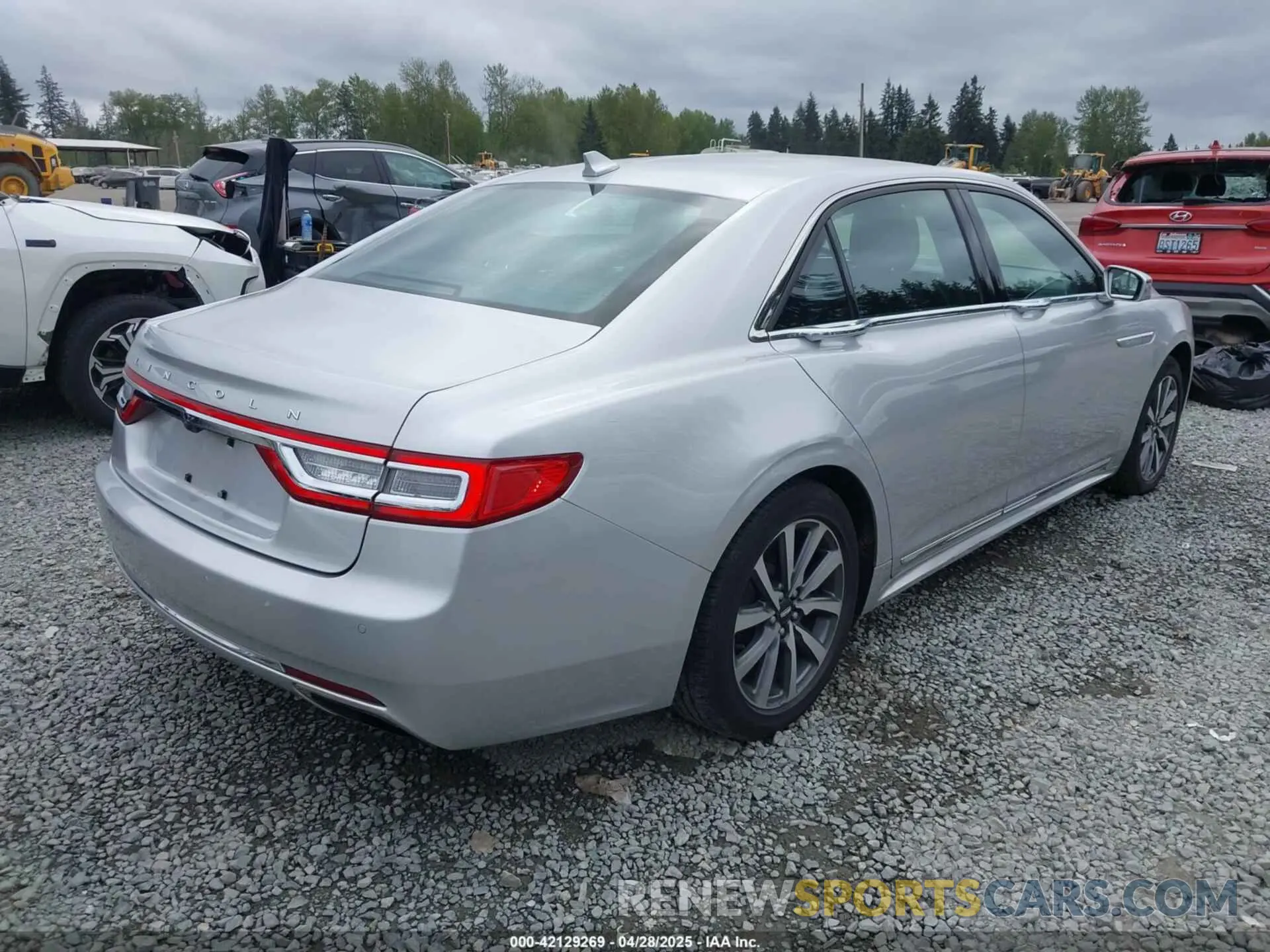 4 Photograph of a damaged car 1LN6L9PK1K5602615 LINCOLN CONTINENTAL 2019