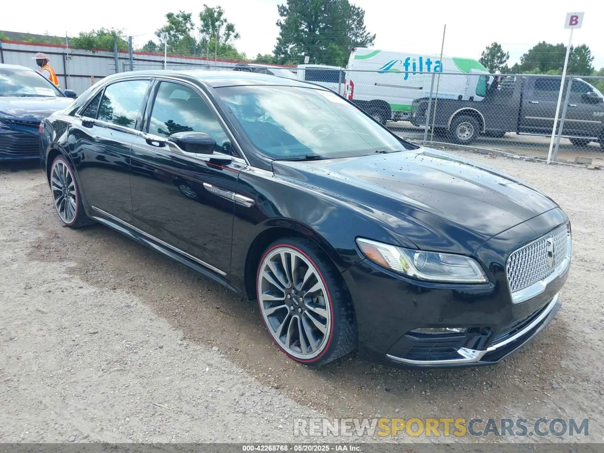 1 Photograph of a damaged car 1LN6L9SK0K5609739 LINCOLN CONTINENTAL 2019