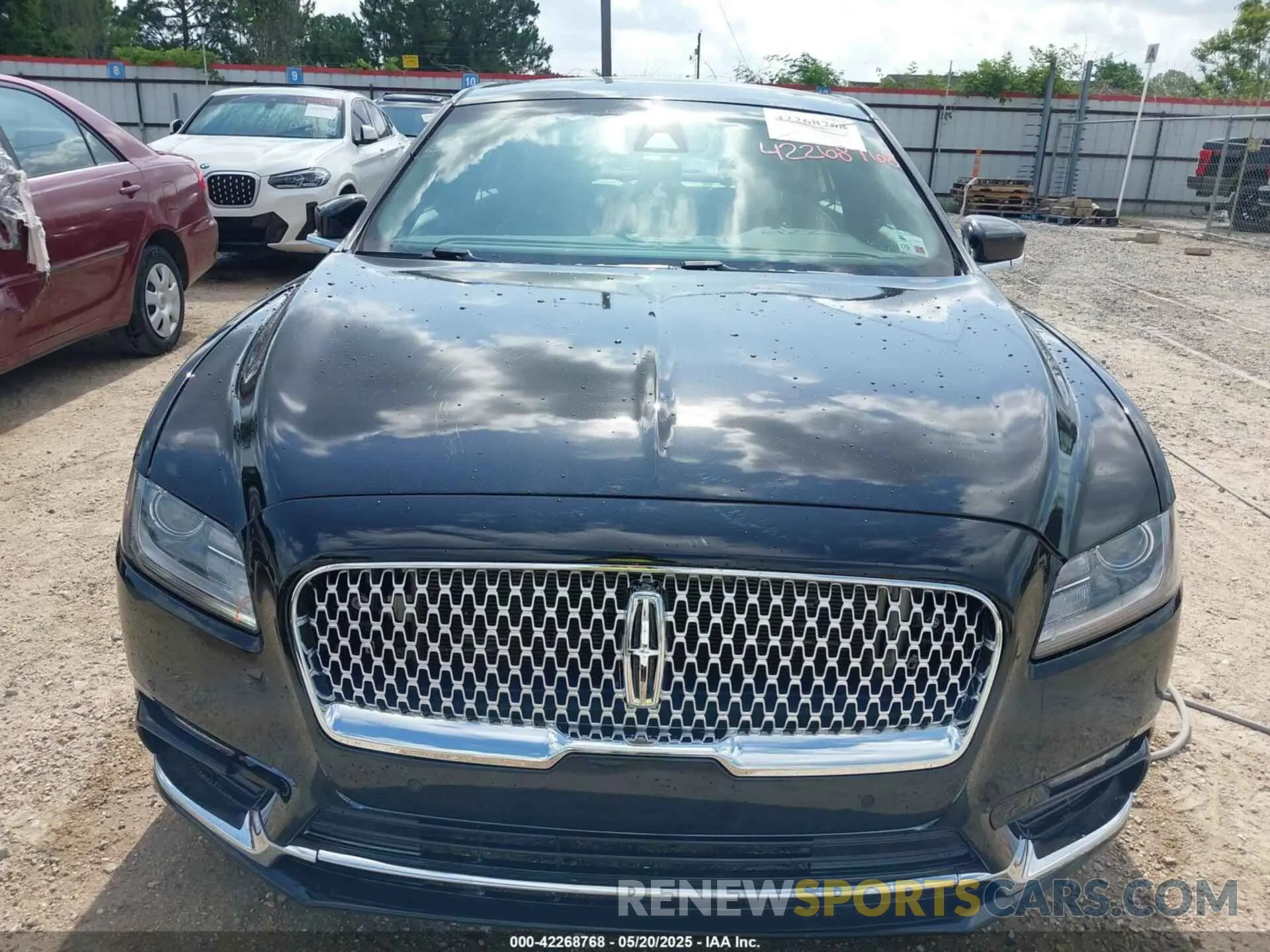13 Photograph of a damaged car 1LN6L9SK0K5609739 LINCOLN CONTINENTAL 2019