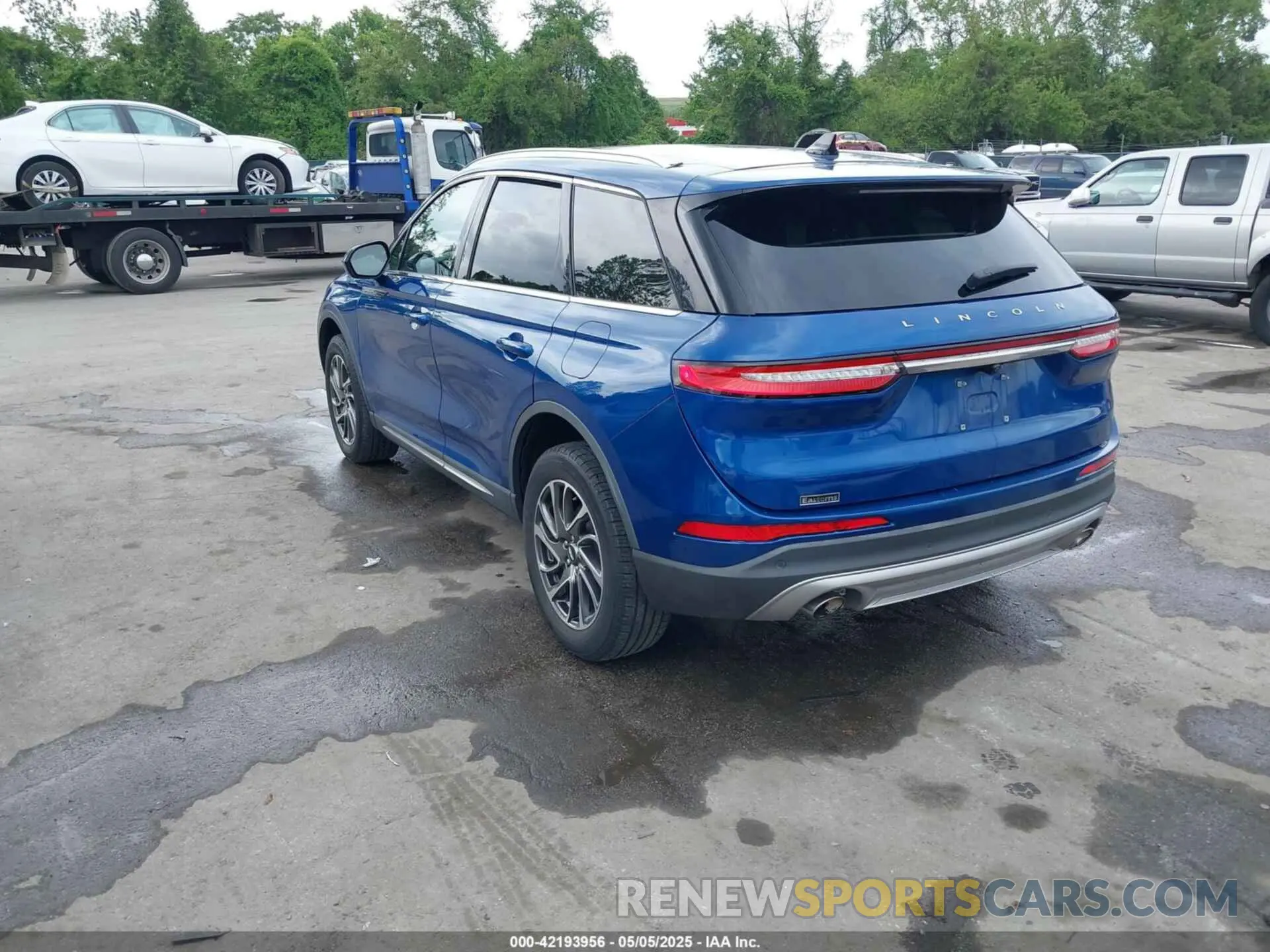 3 Фотография поврежденного автомобиля 5LMCJ1C95LUL25016 LINCOLN CORSAIR 2020