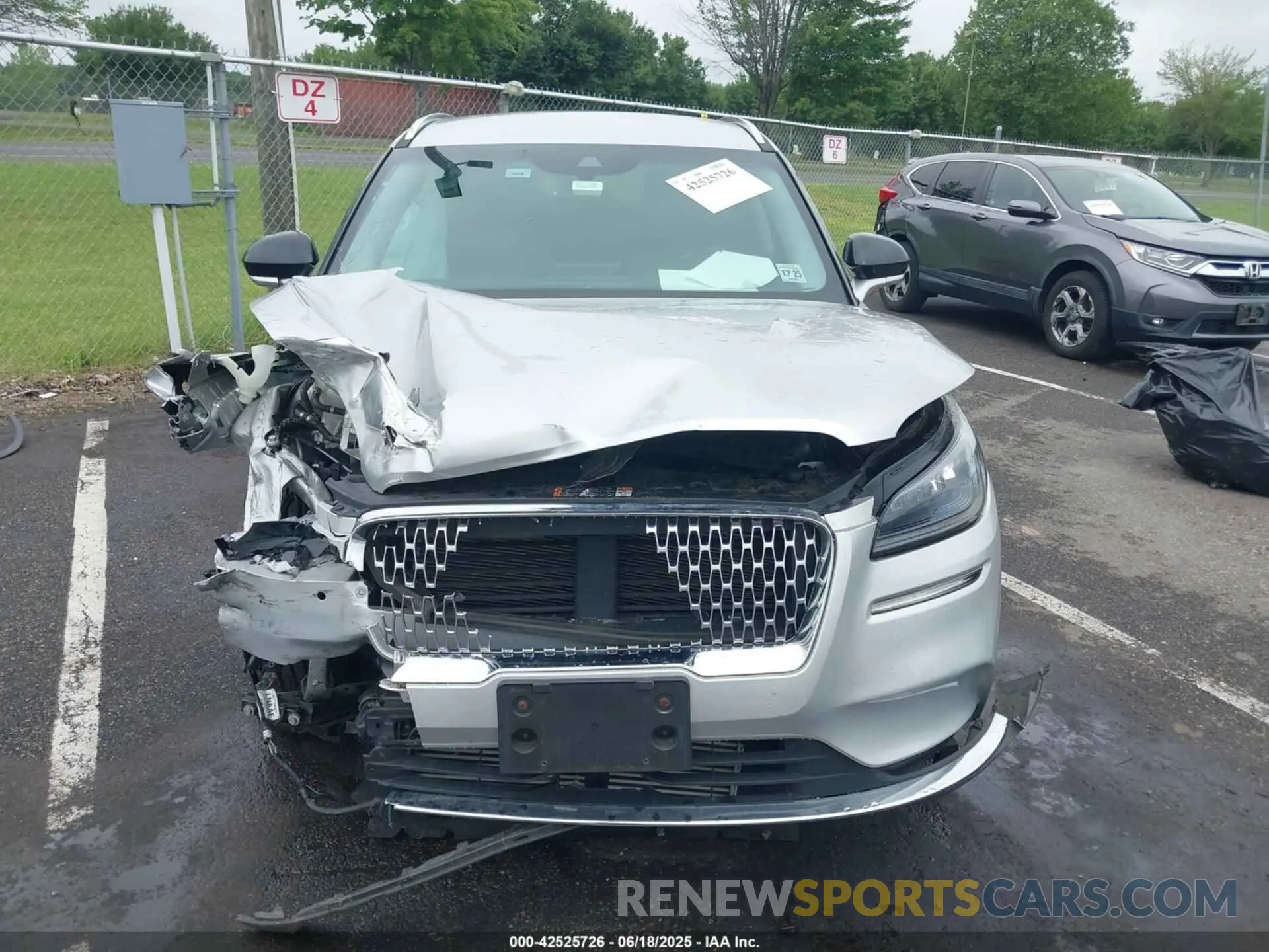 6 Photograph of a damaged car 5LMCJ1D93LUL24610 LINCOLN CORSAIR 2020