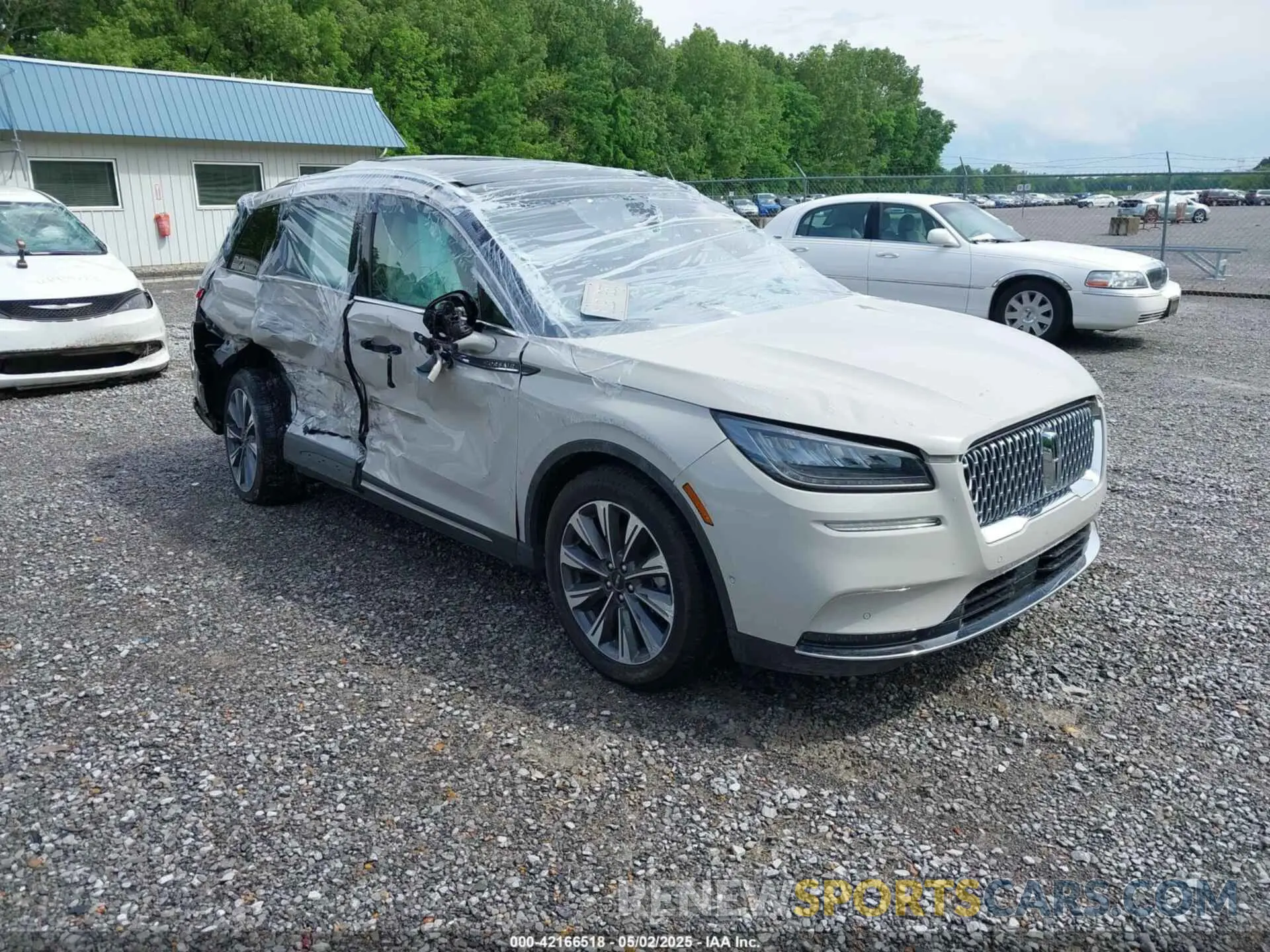 1 Photograph of a damaged car 5LMCJ2C93LUL28020 LINCOLN CORSAIR 2020