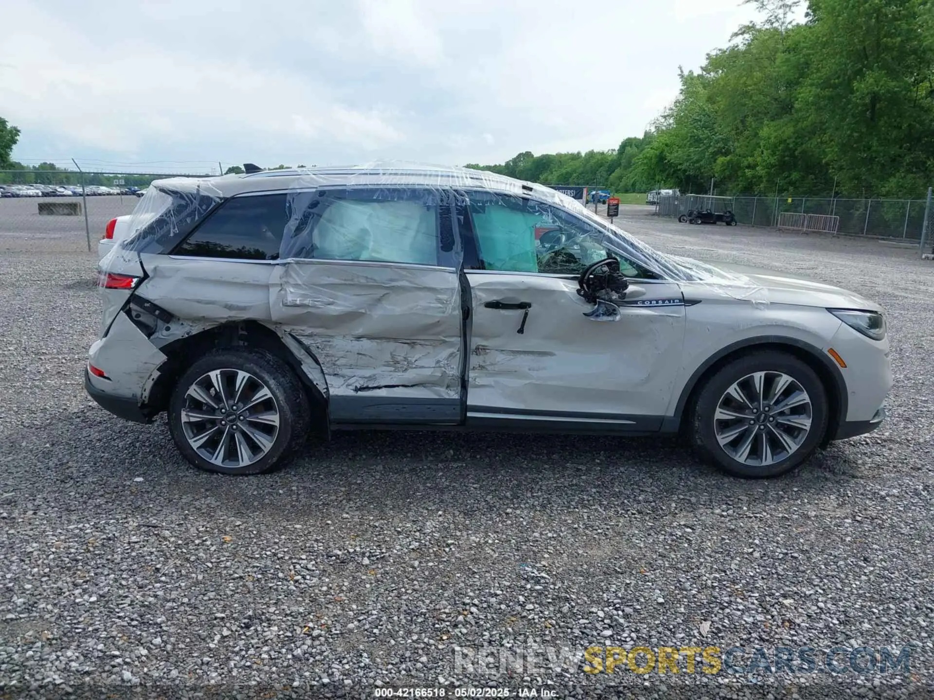 13 Photograph of a damaged car 5LMCJ2C93LUL28020 LINCOLN CORSAIR 2020