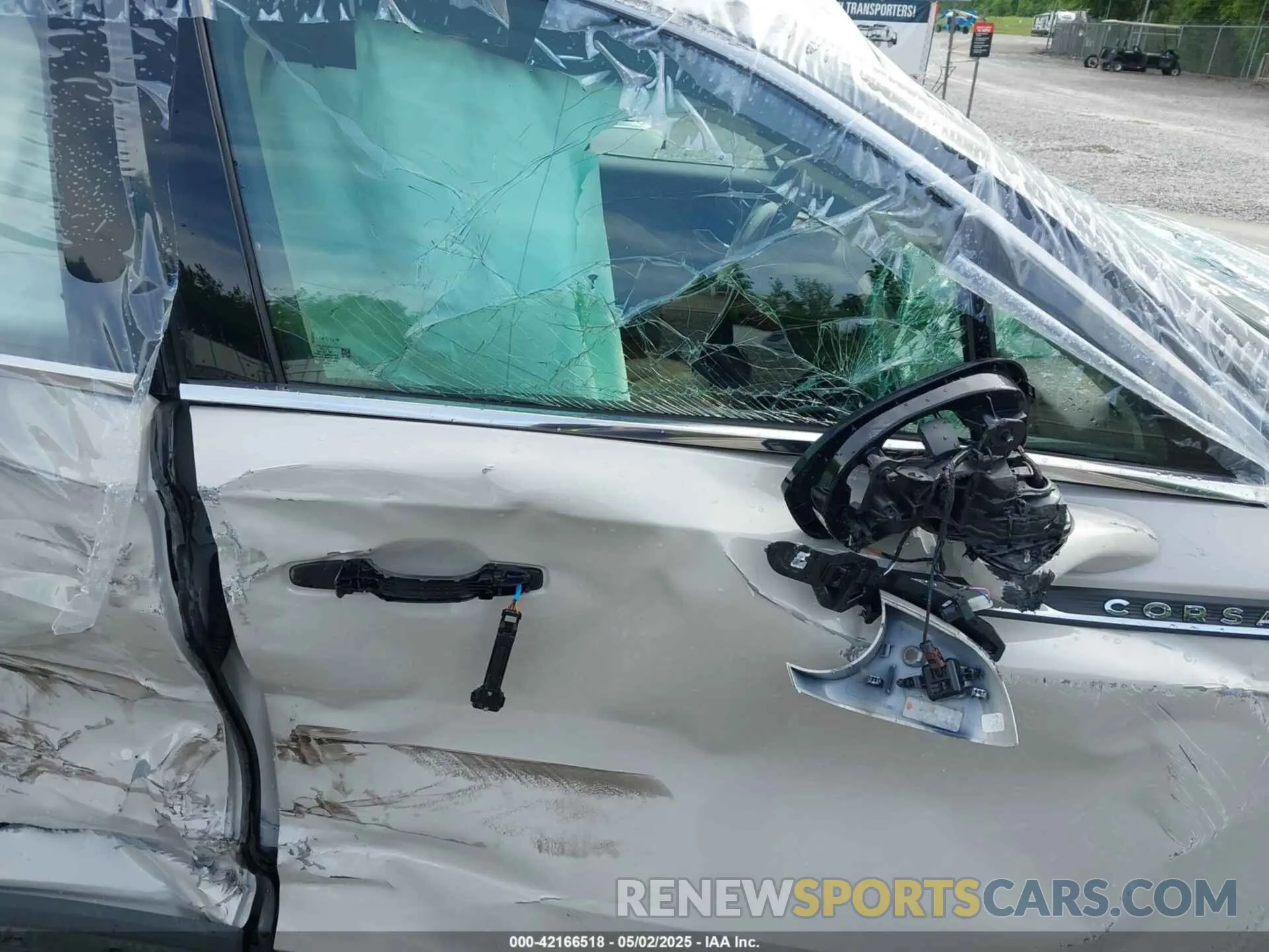 5 Photograph of a damaged car 5LMCJ2C93LUL28020 LINCOLN CORSAIR 2020