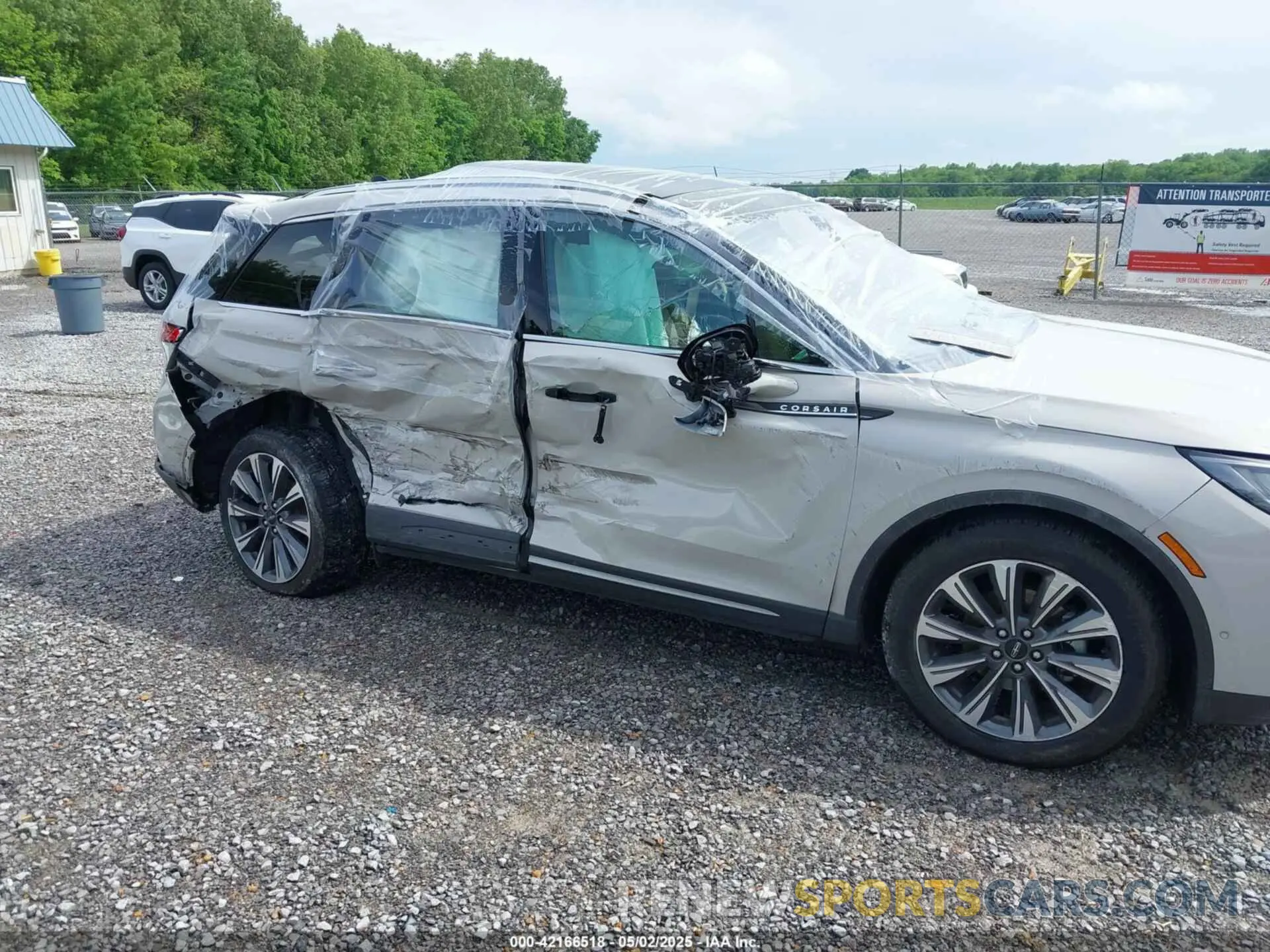 6 Photograph of a damaged car 5LMCJ2C93LUL28020 LINCOLN CORSAIR 2020