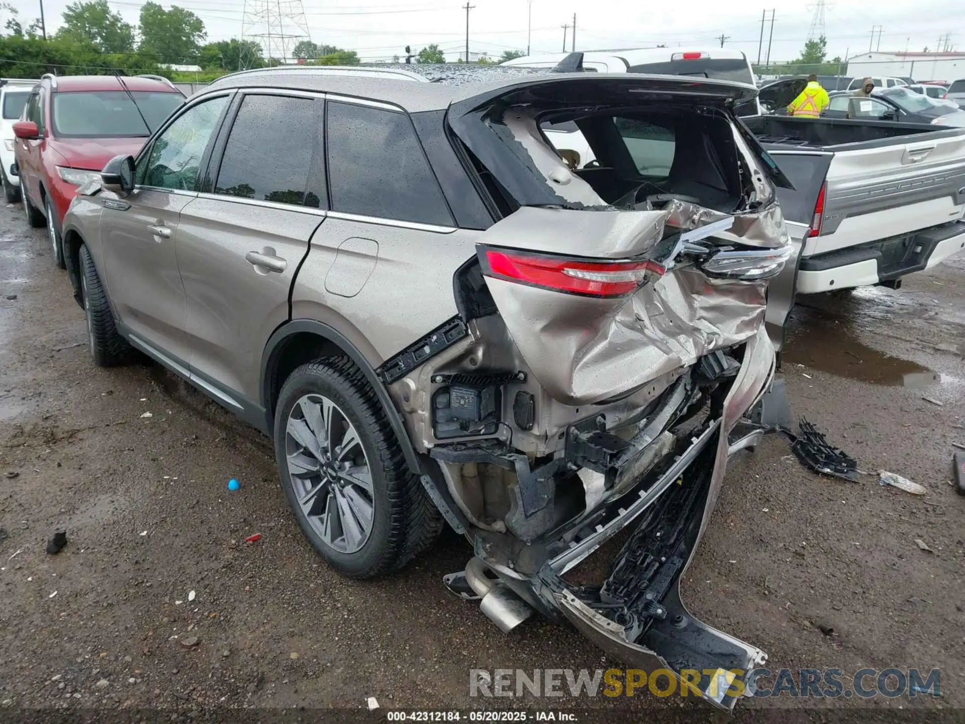 3 Photograph of a damaged car 5LMCJ2C96LUL10949 LINCOLN CORSAIR 2020